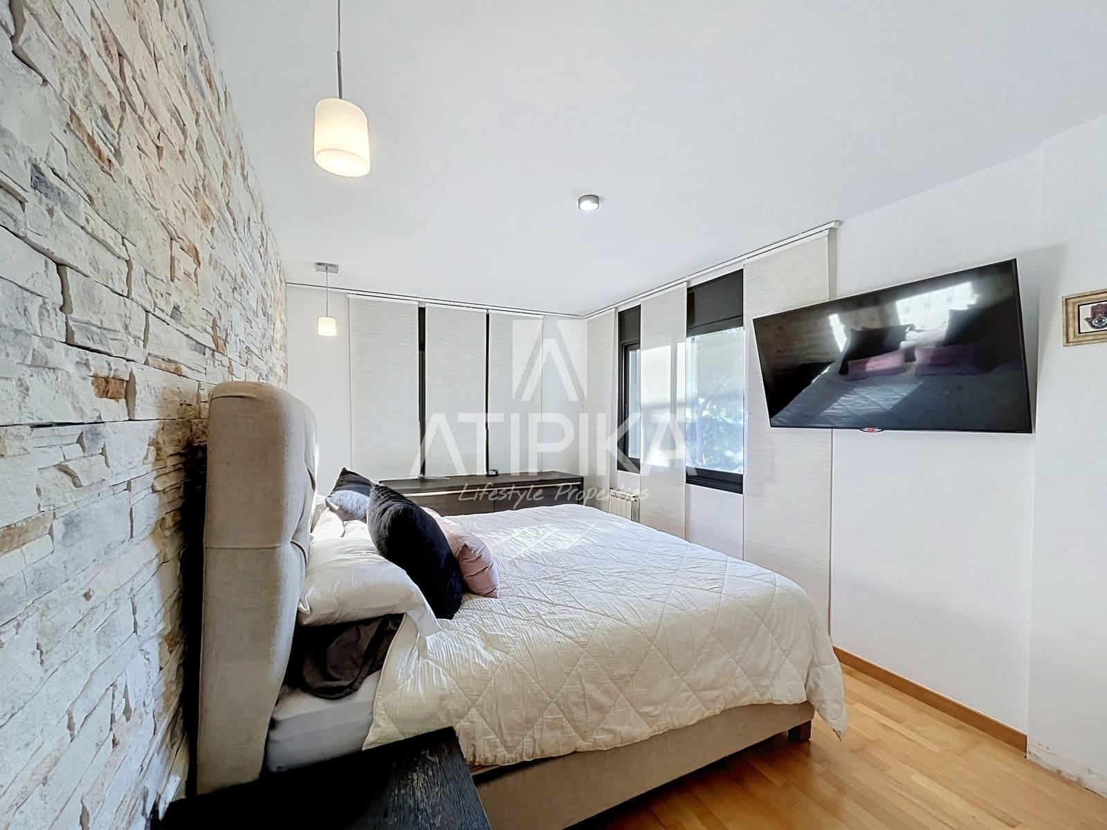 4 bedroom Villa for rent in Les Botigues de Sitges with pool - € 6,950 (Ref: 10085425)