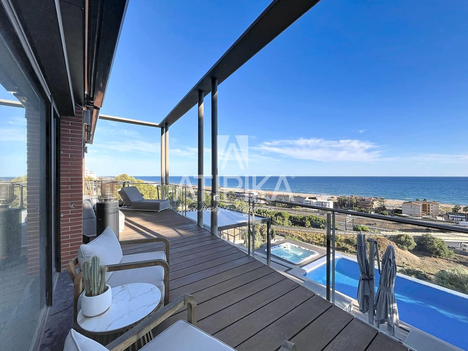 4 bedroom Villa for rent in Les Botigues de Sitges with pool - € 6,950 (Ref: 10085425)