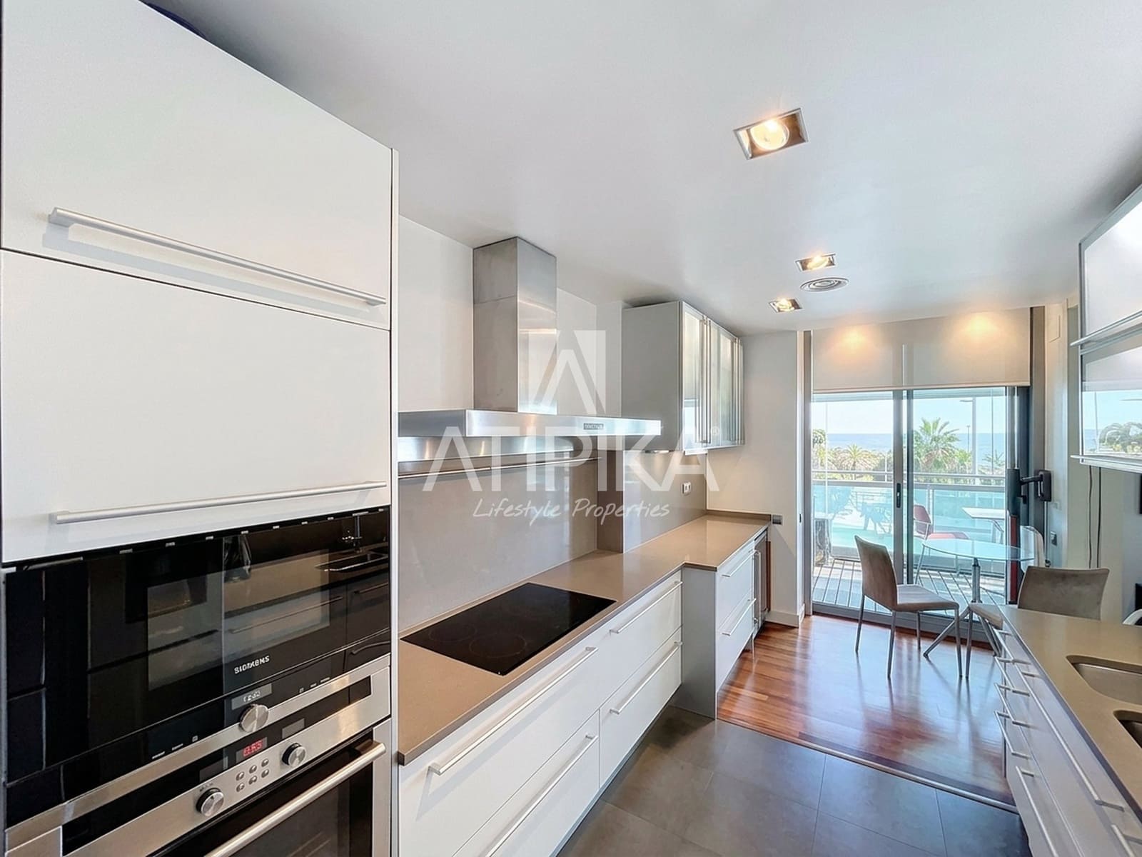 3 soveværelse Lejlighed til salg i Barcelona by med swimmingpool - € 1.495.000 (Ref: 10097469)