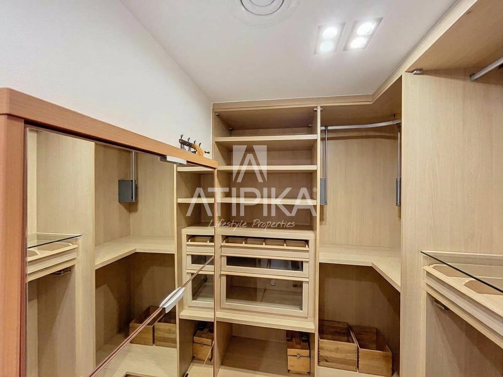 3 soveværelse Lejlighed til salg i Barcelona by med swimmingpool - € 1.495.000 (Ref: 10097469)