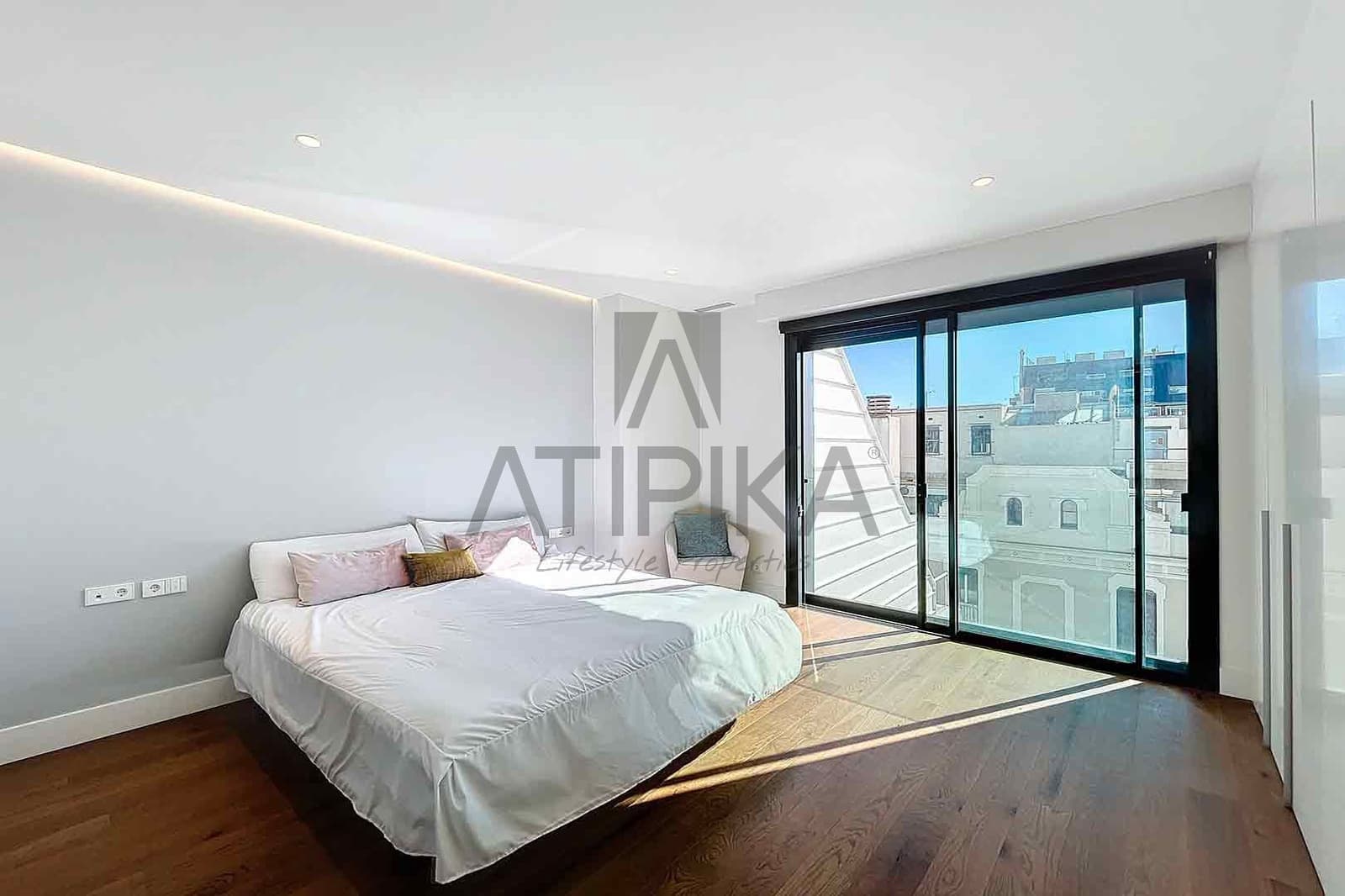 3 slaapkamer Penthouse te koop in Barcelona stad met zwembad - € 2.100.000 (Ref: 10108873)