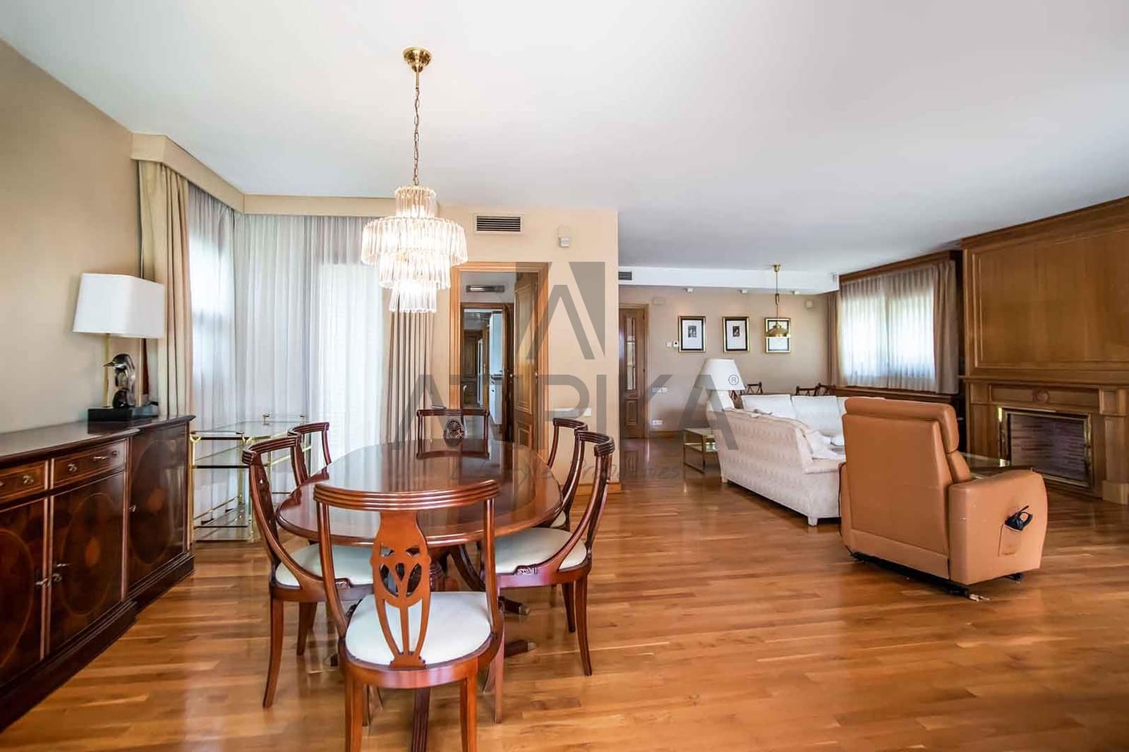 6 sovrum Villa till salu i Esplugues de Llobregat med garage - 2 450 000 € (Ref: 10108874)