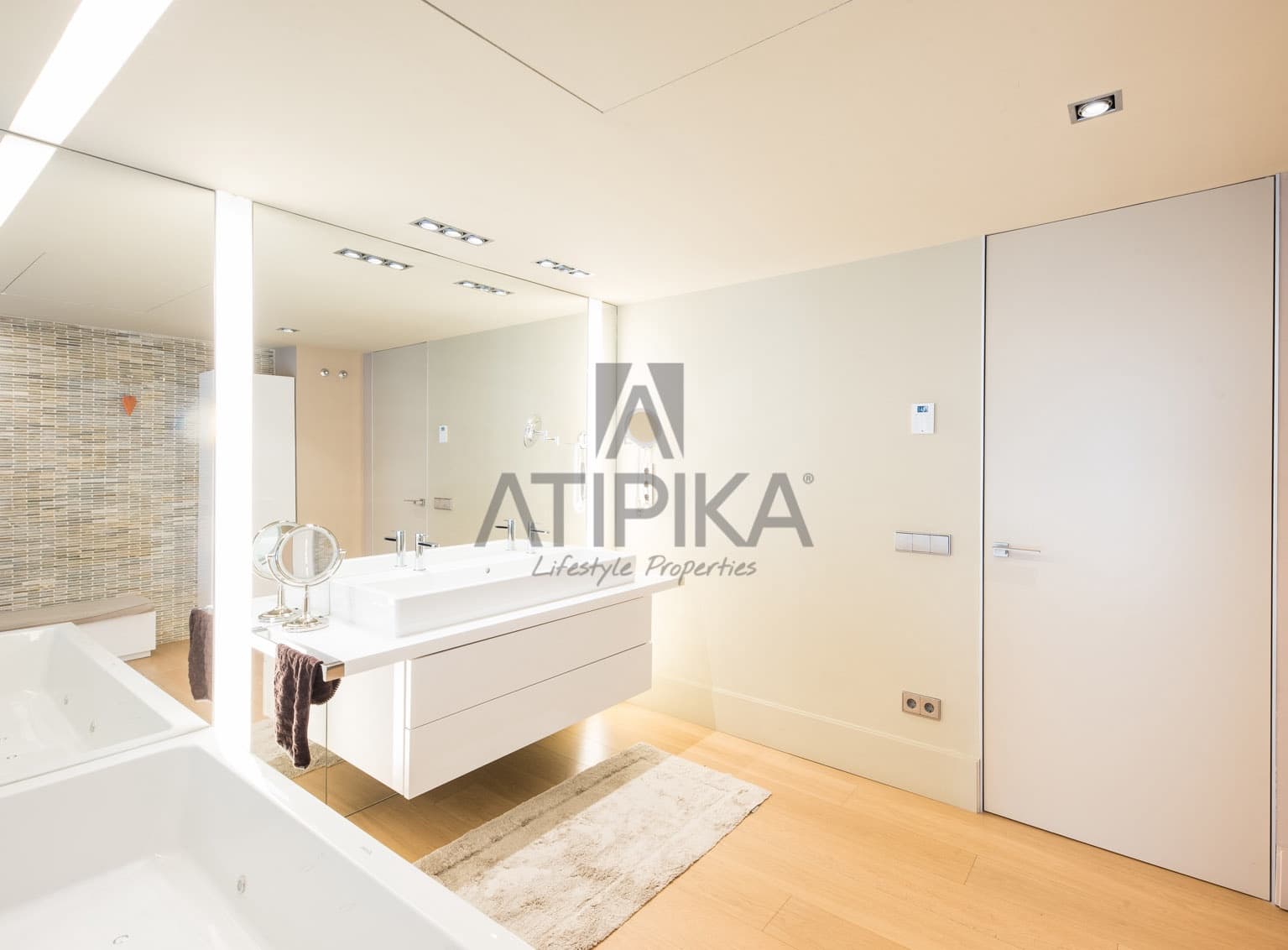 Ático de 5 habitaciones en Barcelona ciudad en venta con piscina - 4.500.000 € (Ref: 10108876)