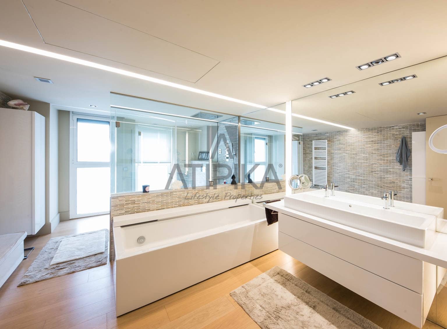 Ático de 5 habitaciones en Barcelona ciudad en venta con piscina - 4.500.000 € (Ref: 10108876)