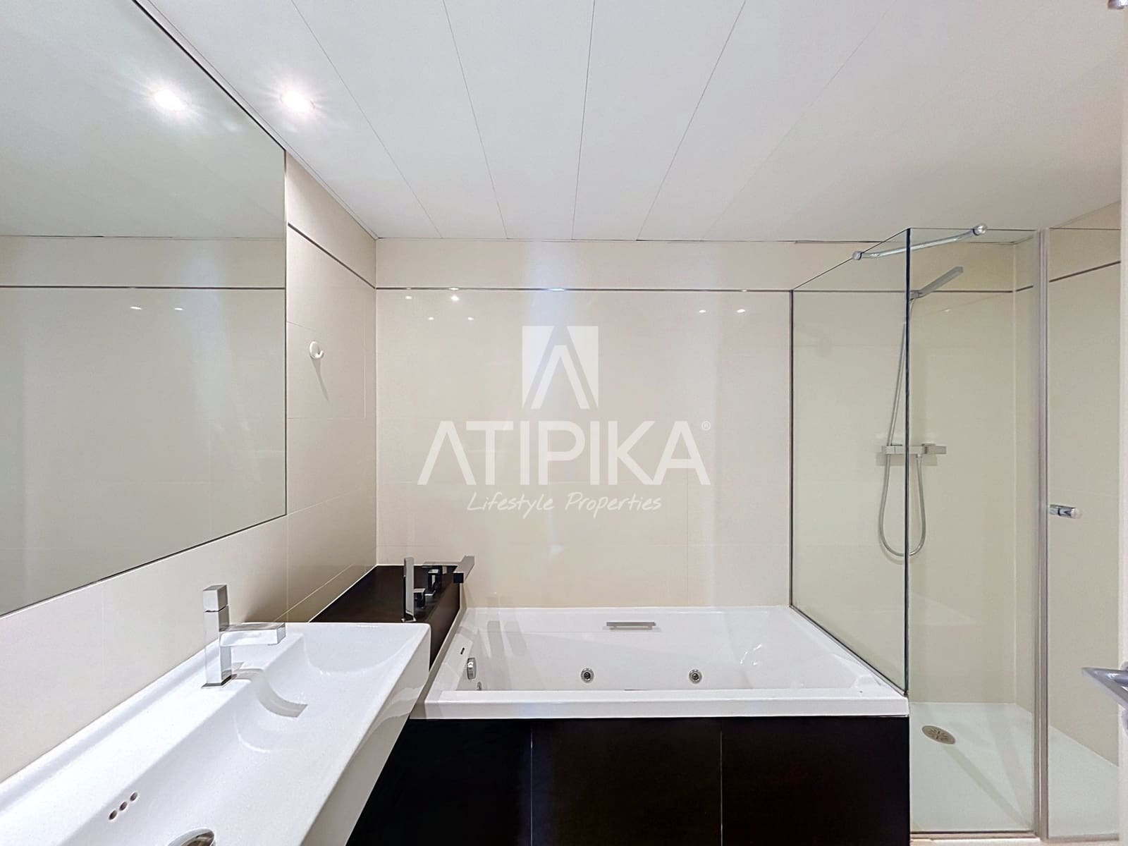 3 bedroom Penthouse for rent in Barcelona city with pool garage - € 10,000 (Ref: 10118691)