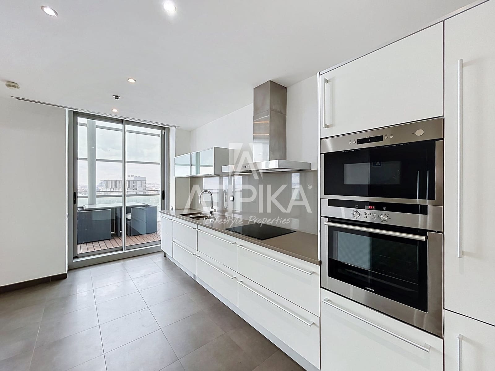3 bedroom Penthouse for rent in Barcelona city with pool garage - € 10,000 (Ref: 10118691)