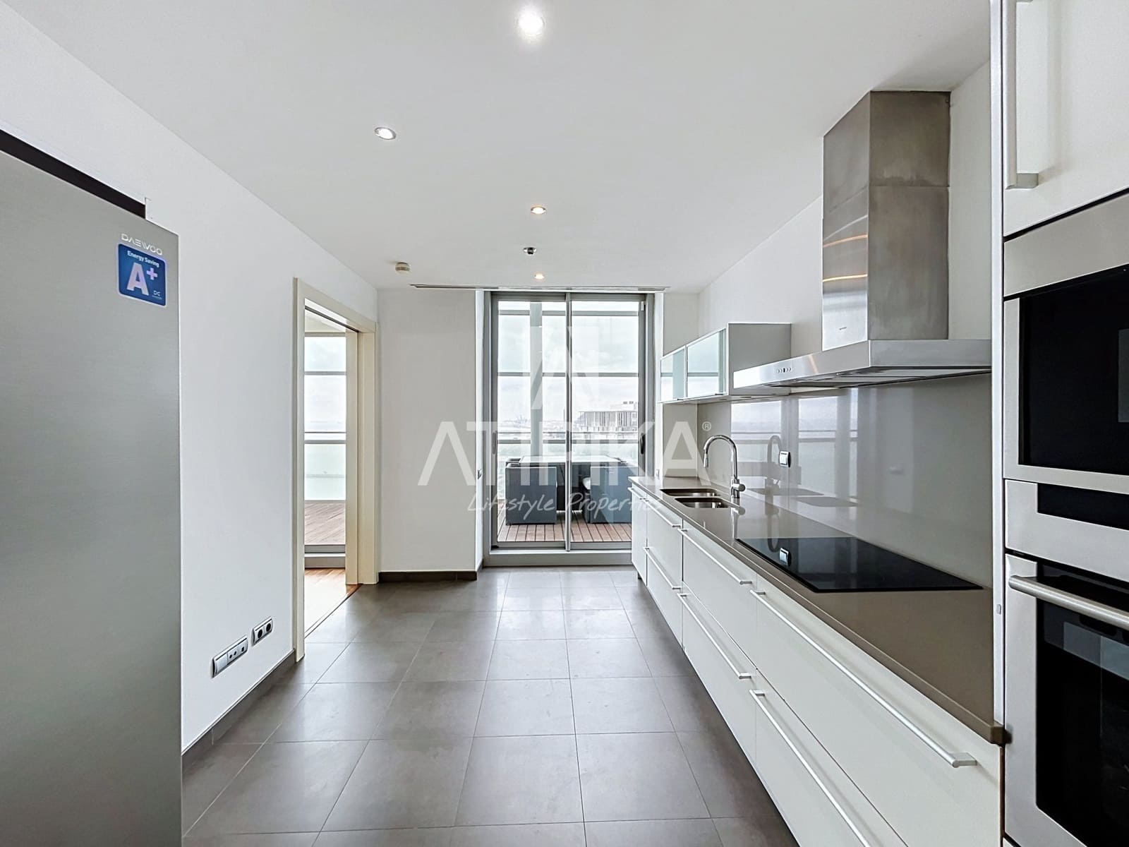 3 bedroom Penthouse for rent in Barcelona city with pool garage - € 10,000 (Ref: 10118691)