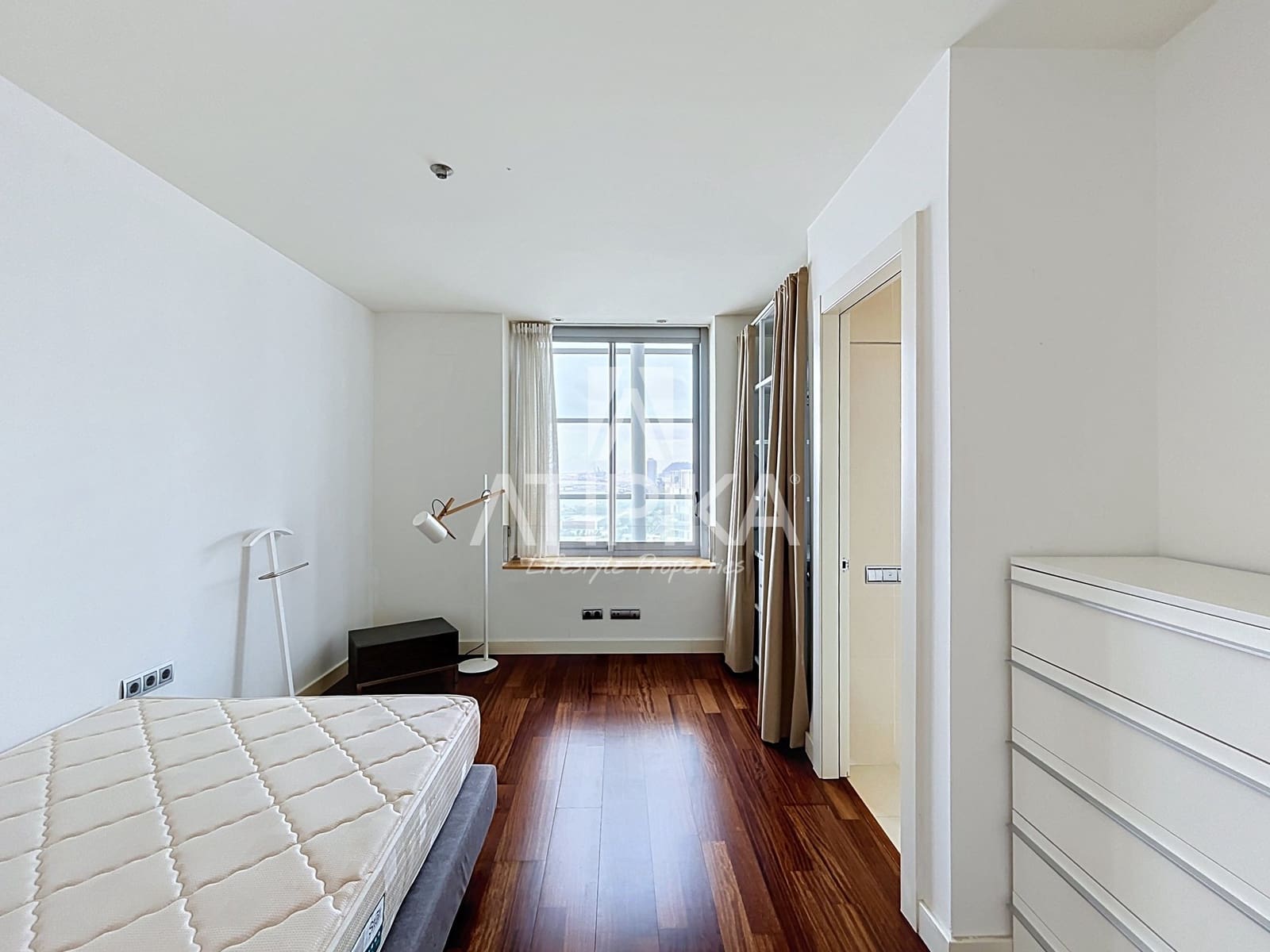 3 bedroom Penthouse for rent in Barcelona city with pool garage - € 10,000 (Ref: 10118691)