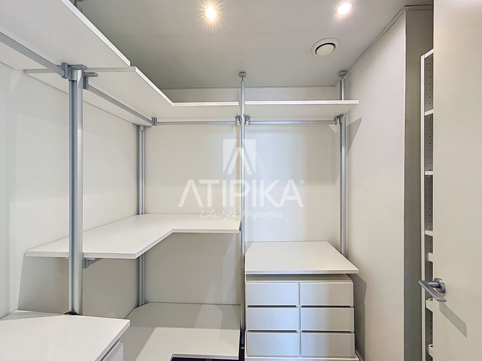3 bedroom Penthouse for rent in Barcelona city with pool garage - € 10,000 (Ref: 10118691)