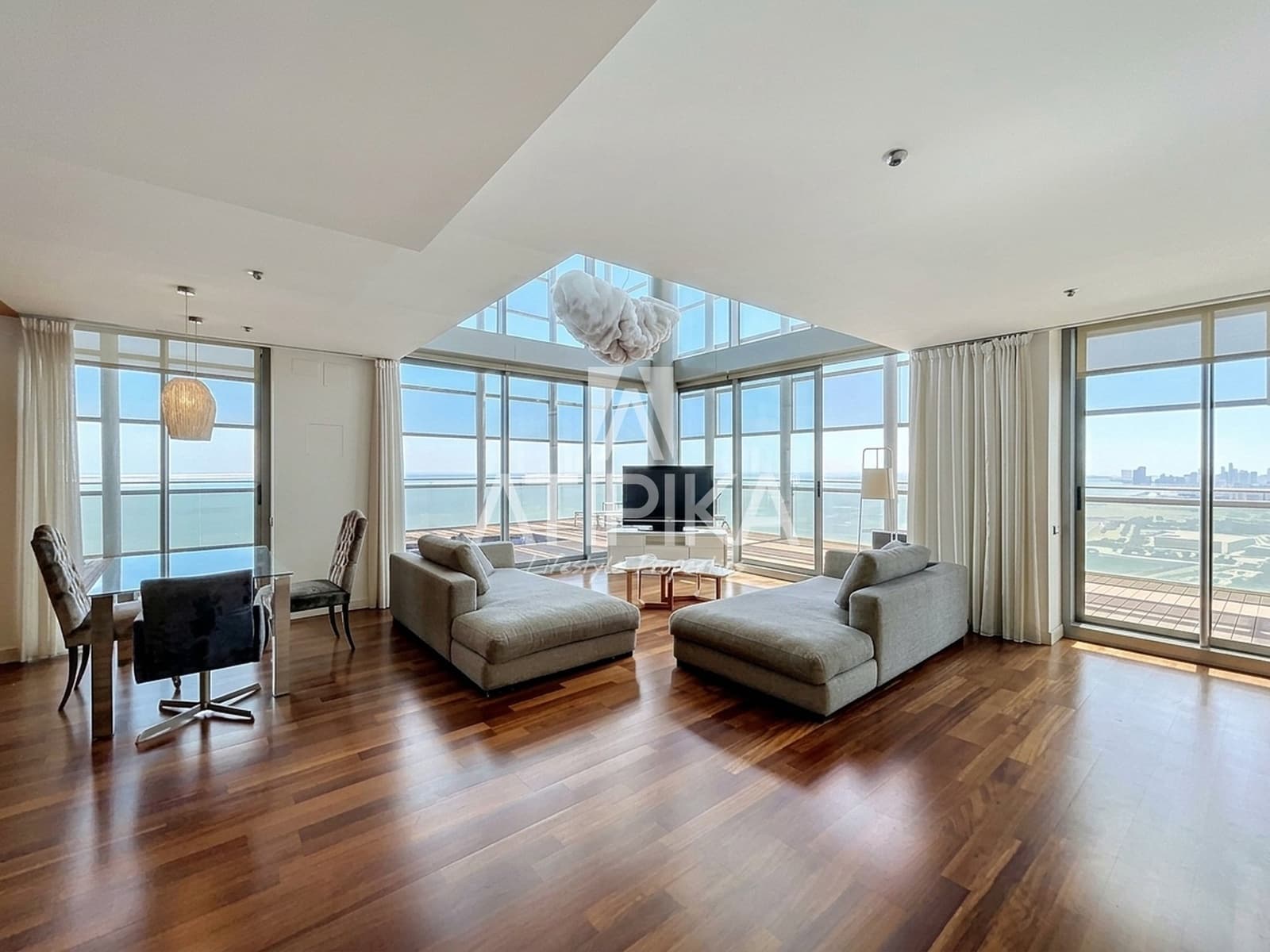 3 bedroom Penthouse for rent in Barcelona city with pool garage - € 10,000 (Ref: 10118691)