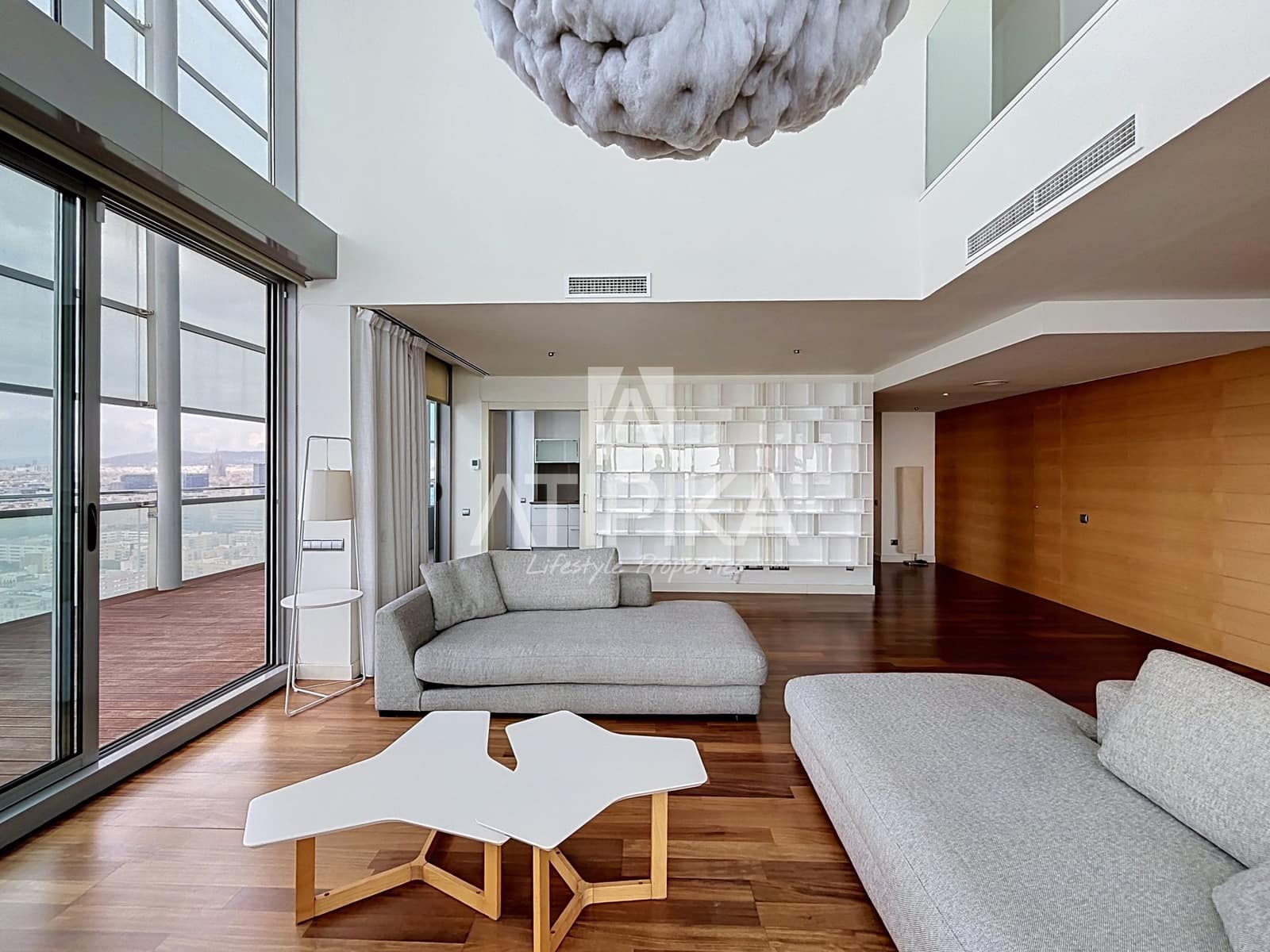 3 bedroom Penthouse for rent in Barcelona city with pool garage - € 10,000 (Ref: 10118691)