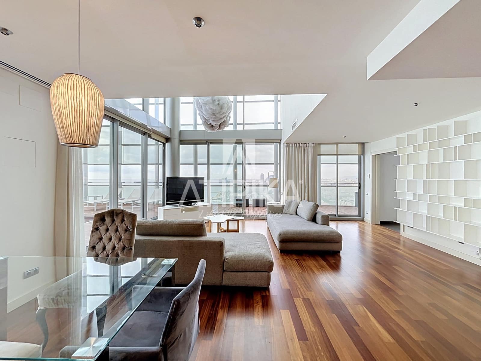 3 bedroom Penthouse for rent in Barcelona city with pool garage - € 10,000 (Ref: 10118691)