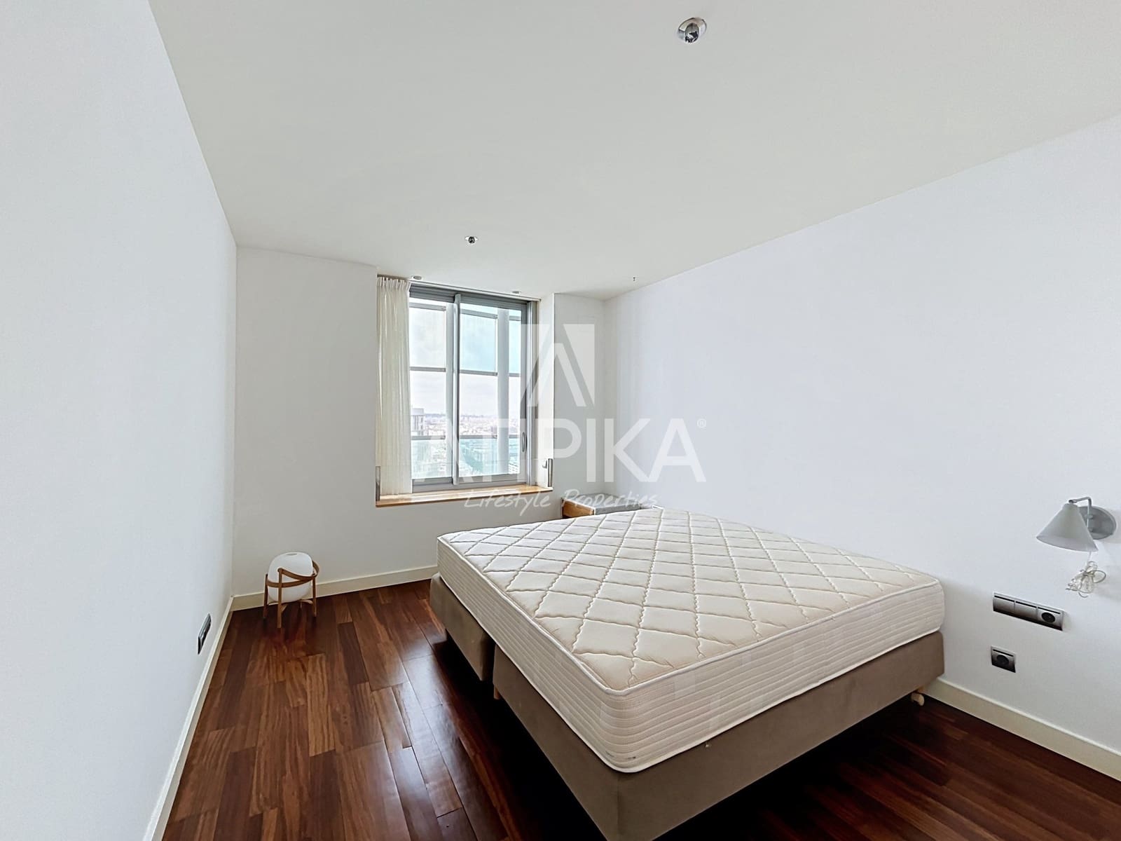 3 bedroom Penthouse for rent in Barcelona city with pool garage - € 10,000 (Ref: 10118691)