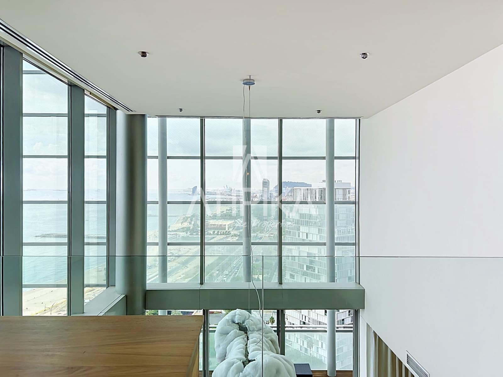 3 bedroom Penthouse for rent in Barcelona city with pool garage - € 10,000 (Ref: 10118691)
