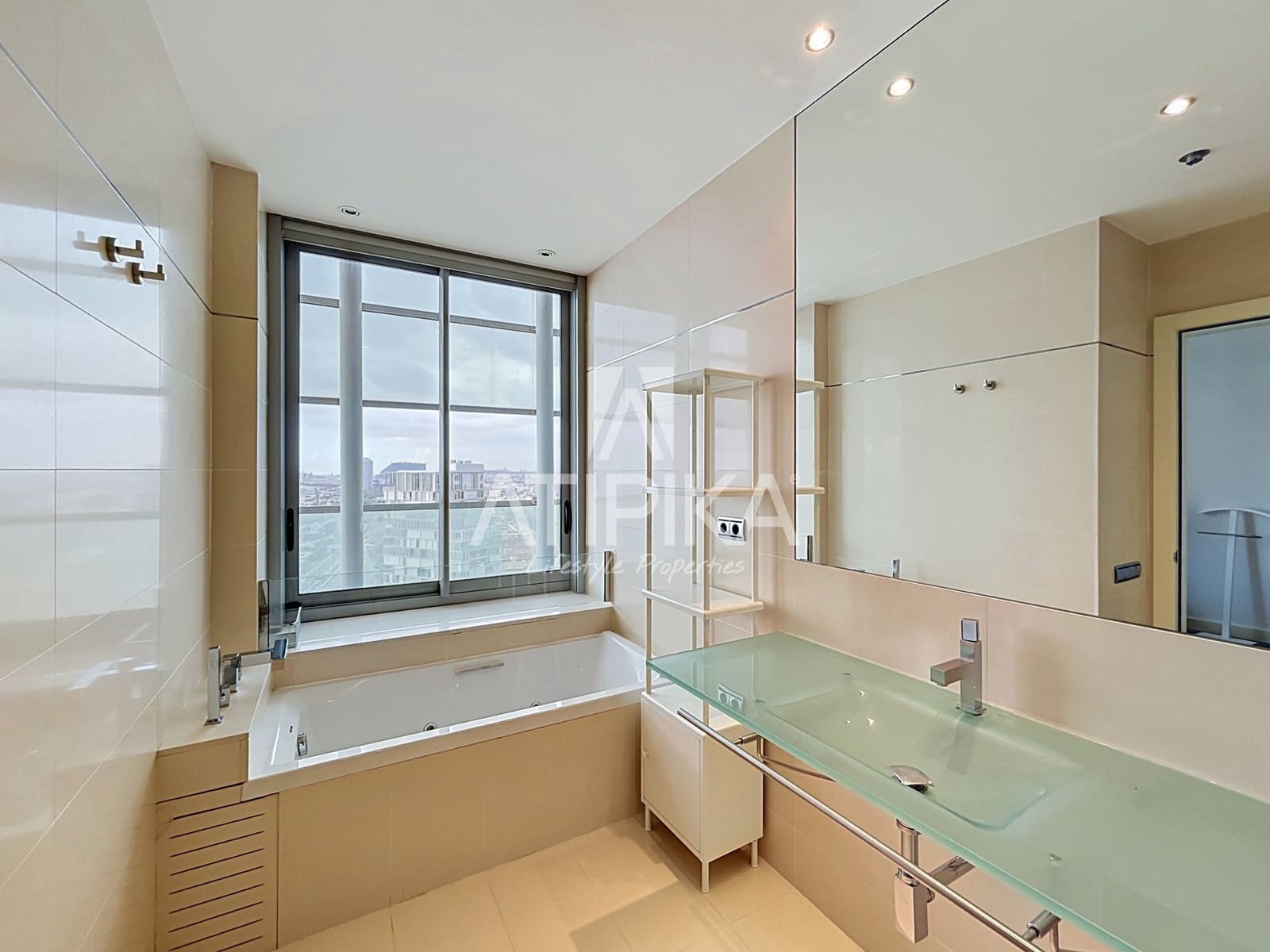 3 bedroom Penthouse for rent in Barcelona city with pool garage - € 10,000 (Ref: 10118691)