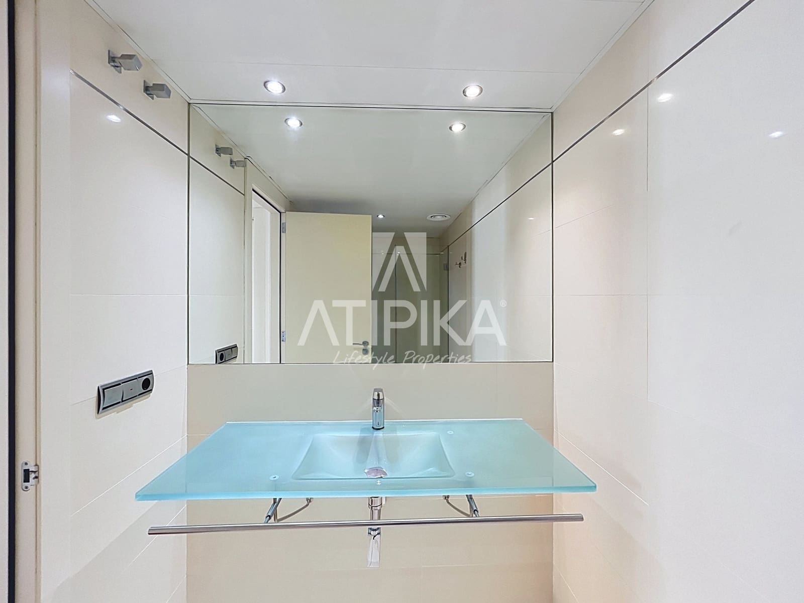 3 bedroom Penthouse for rent in Barcelona city with pool garage - € 10,000 (Ref: 10118691)