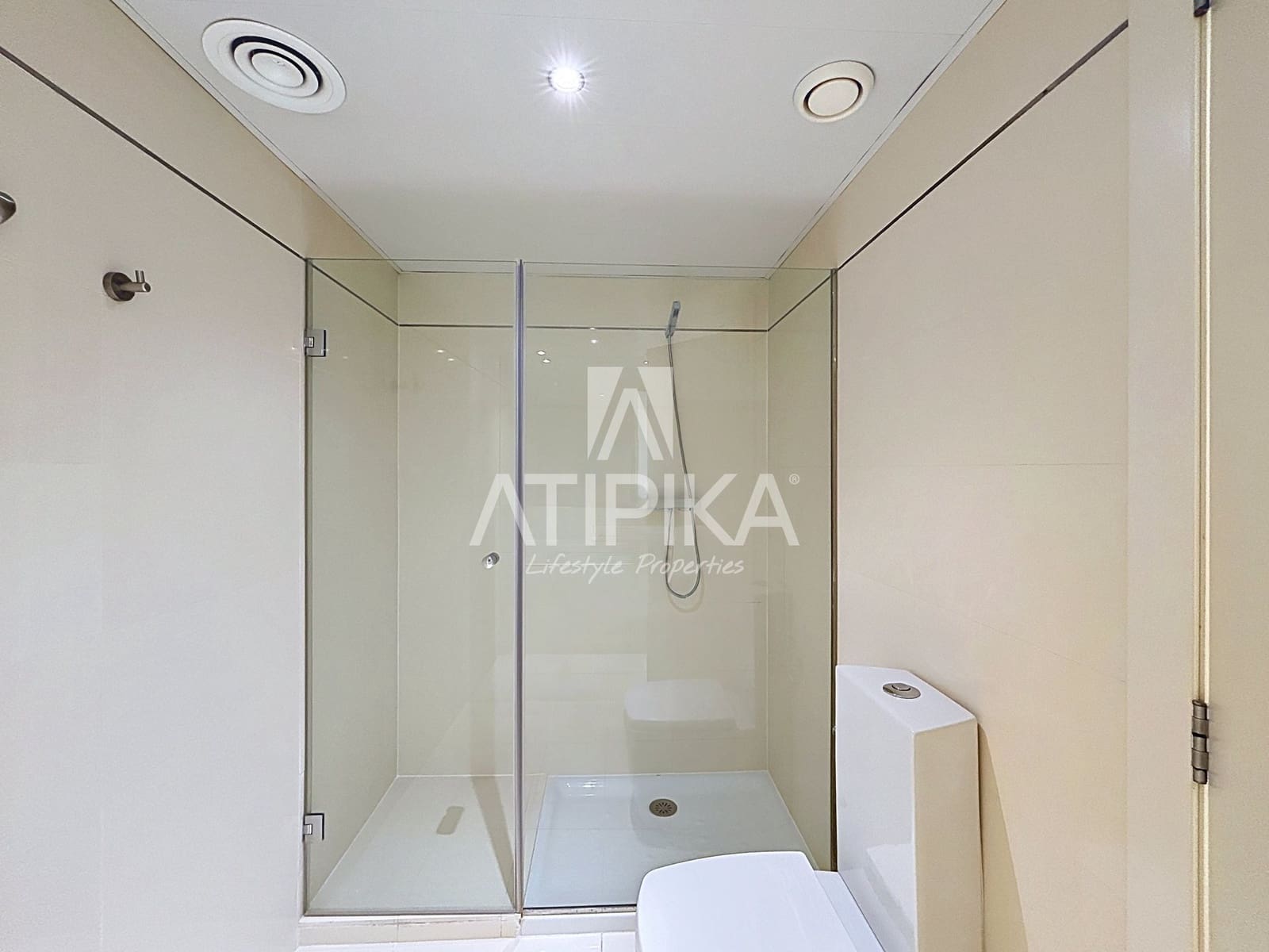 3 bedroom Penthouse for rent in Barcelona city with pool garage - € 10,000 (Ref: 10118691)