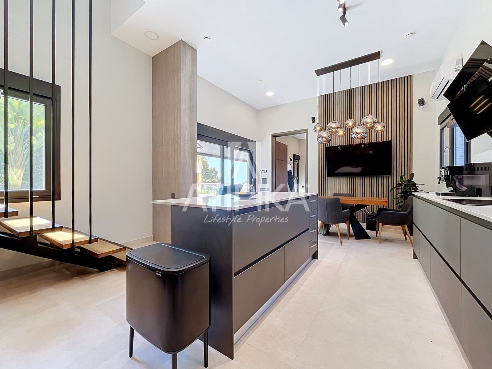 6 Zimmer Villa zu verkaufen in Castelldefels mit Pool Garage - 2.490.000 € (Ref: 10131074)