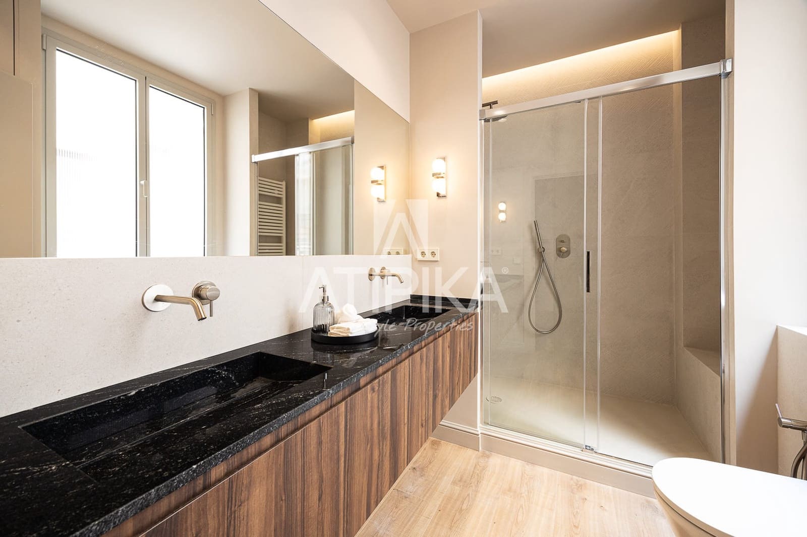 4 bedroom Apartment for sale in Barcelona city - € 1,870,000 (Ref: 10141613)