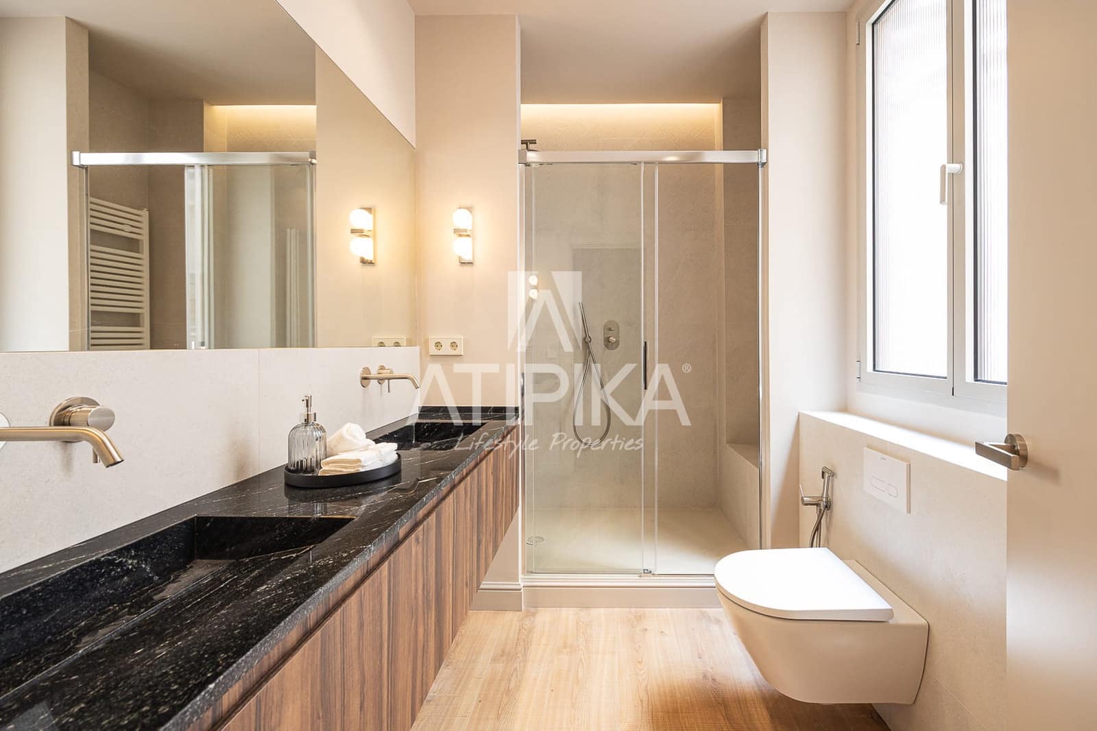 4 bedroom Apartment for sale in Barcelona city - € 1,870,000 (Ref: 10141613)