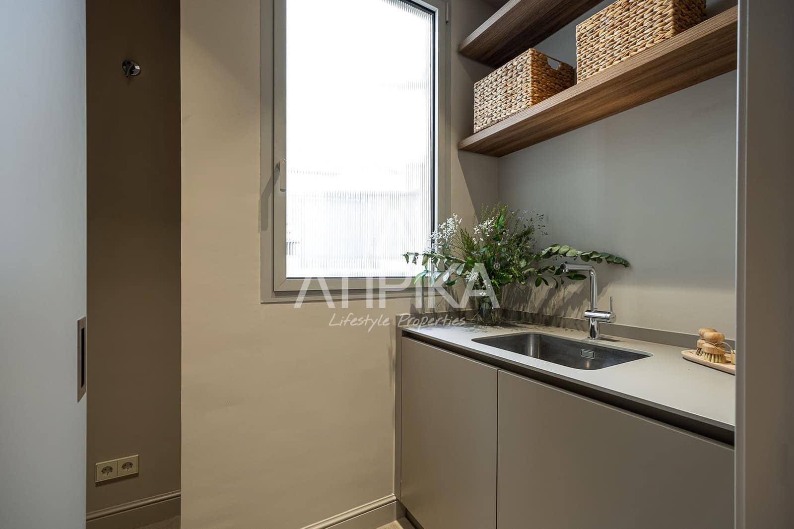 4 bedroom Apartment for sale in Barcelona city - € 1,870,000 (Ref: 10141613)