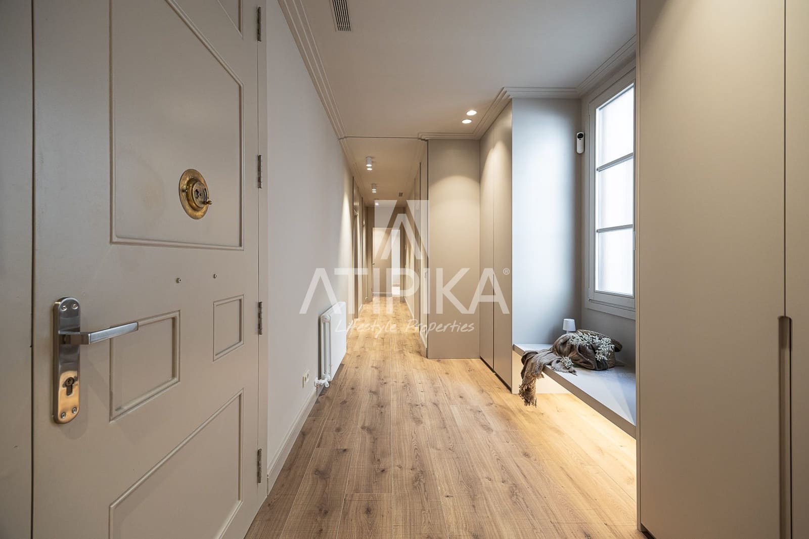 4 bedroom Apartment for sale in Barcelona city - € 1,870,000 (Ref: 10141613)
