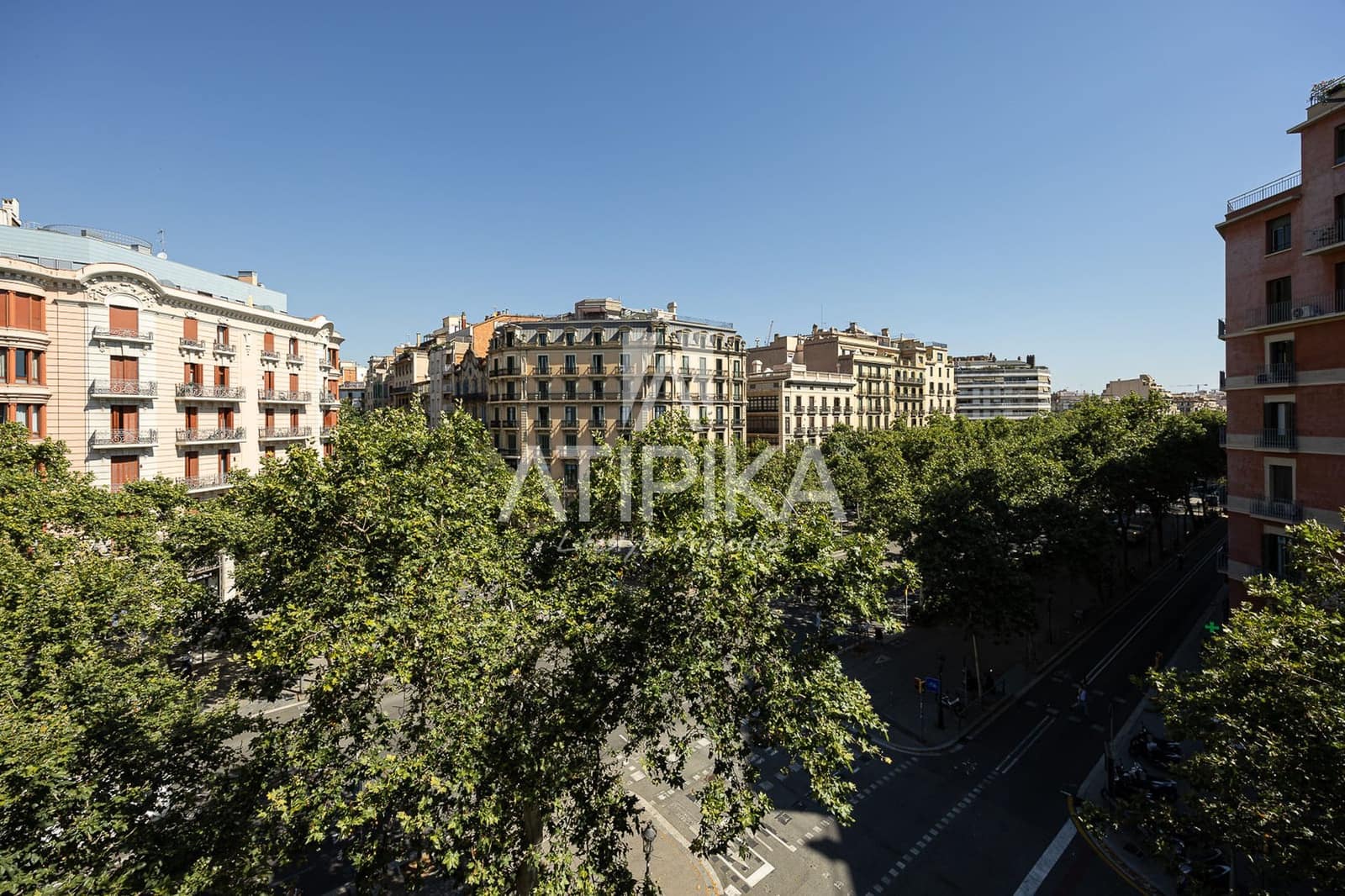 4 bedroom Apartment for sale in Barcelona city - € 1,870,000 (Ref: 10141613)