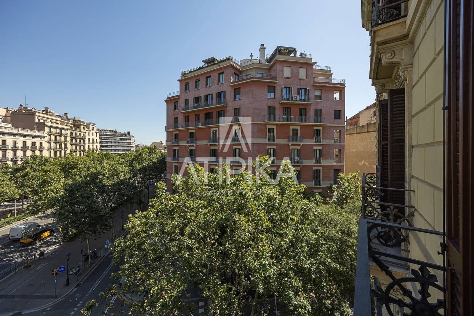 4 bedroom Apartment for sale in Barcelona city - € 1,870,000 (Ref: 10141613)
