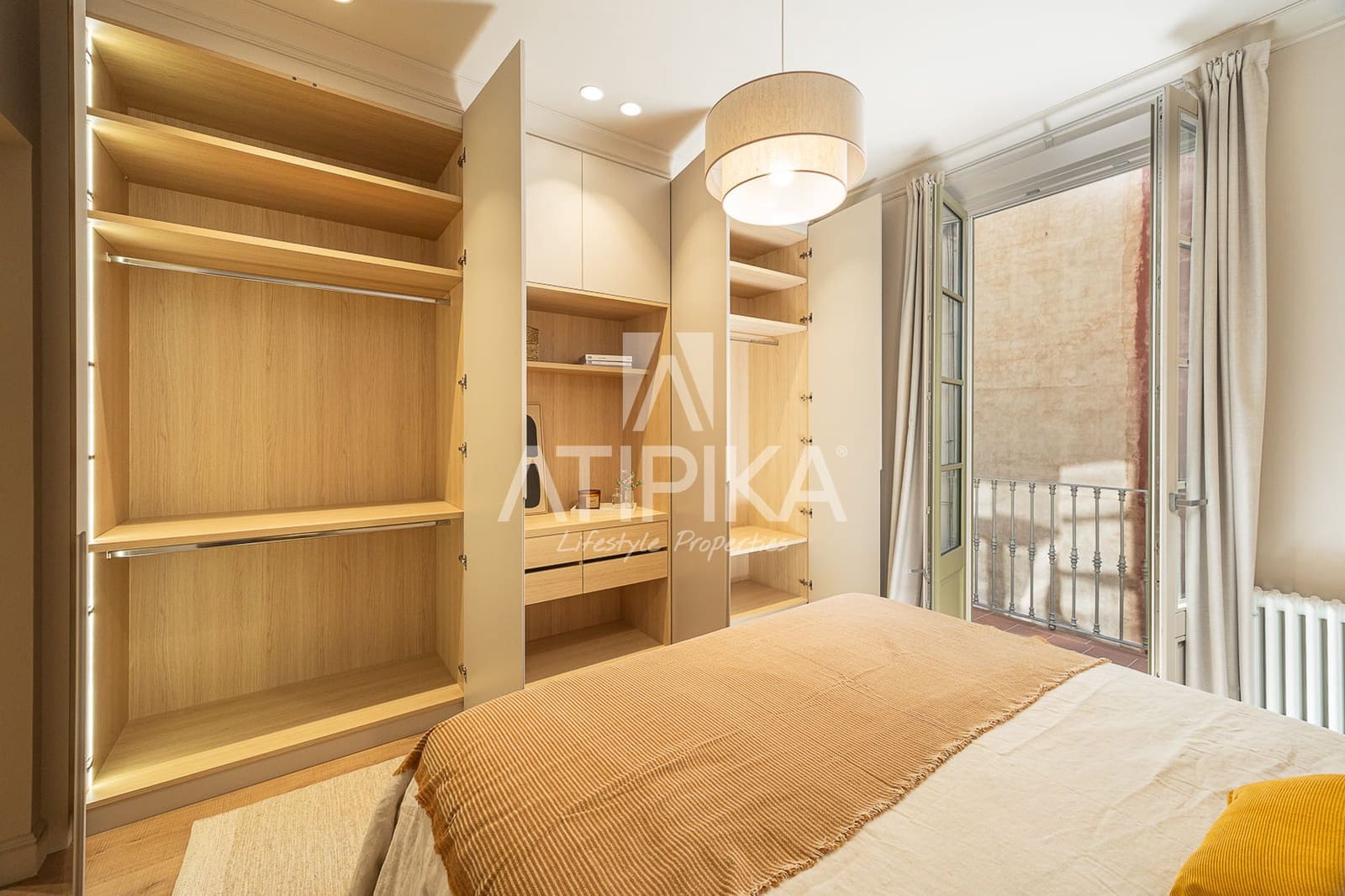 4 bedroom Apartment for sale in Barcelona city - € 1,870,000 (Ref: 10141613)