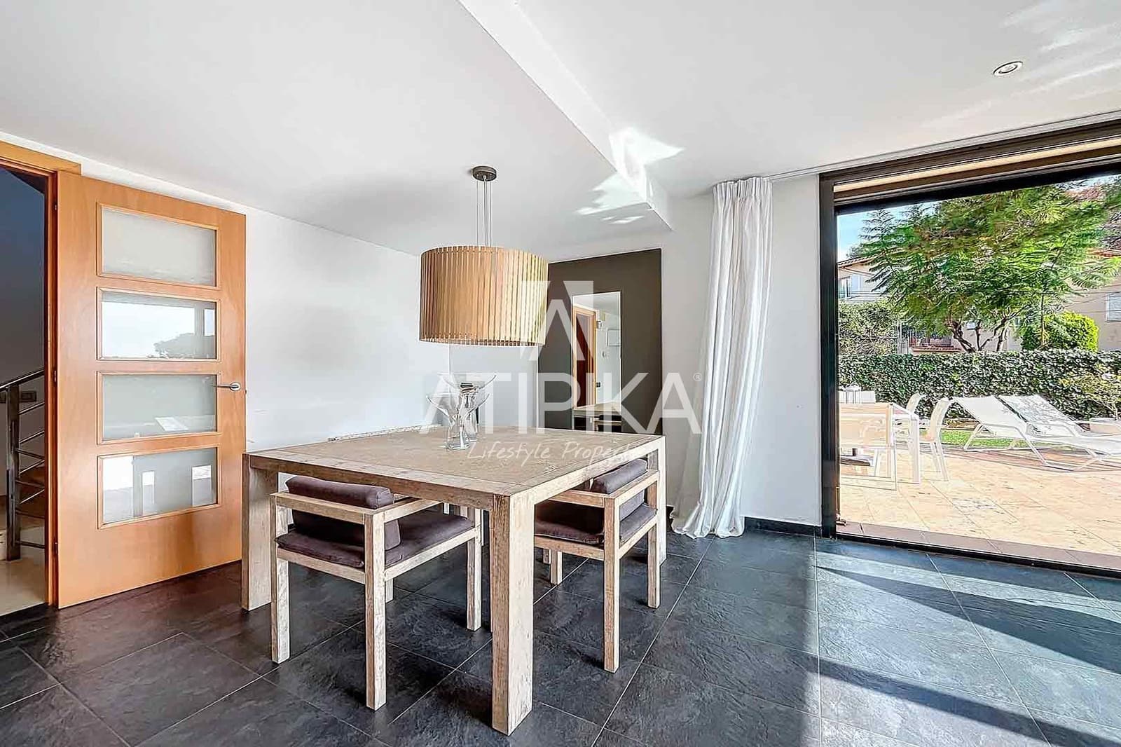 4 sypialnia Willa na sprzedaż w Sitges z basenem garażem - 1 150 000 € (Ref: 10145697)