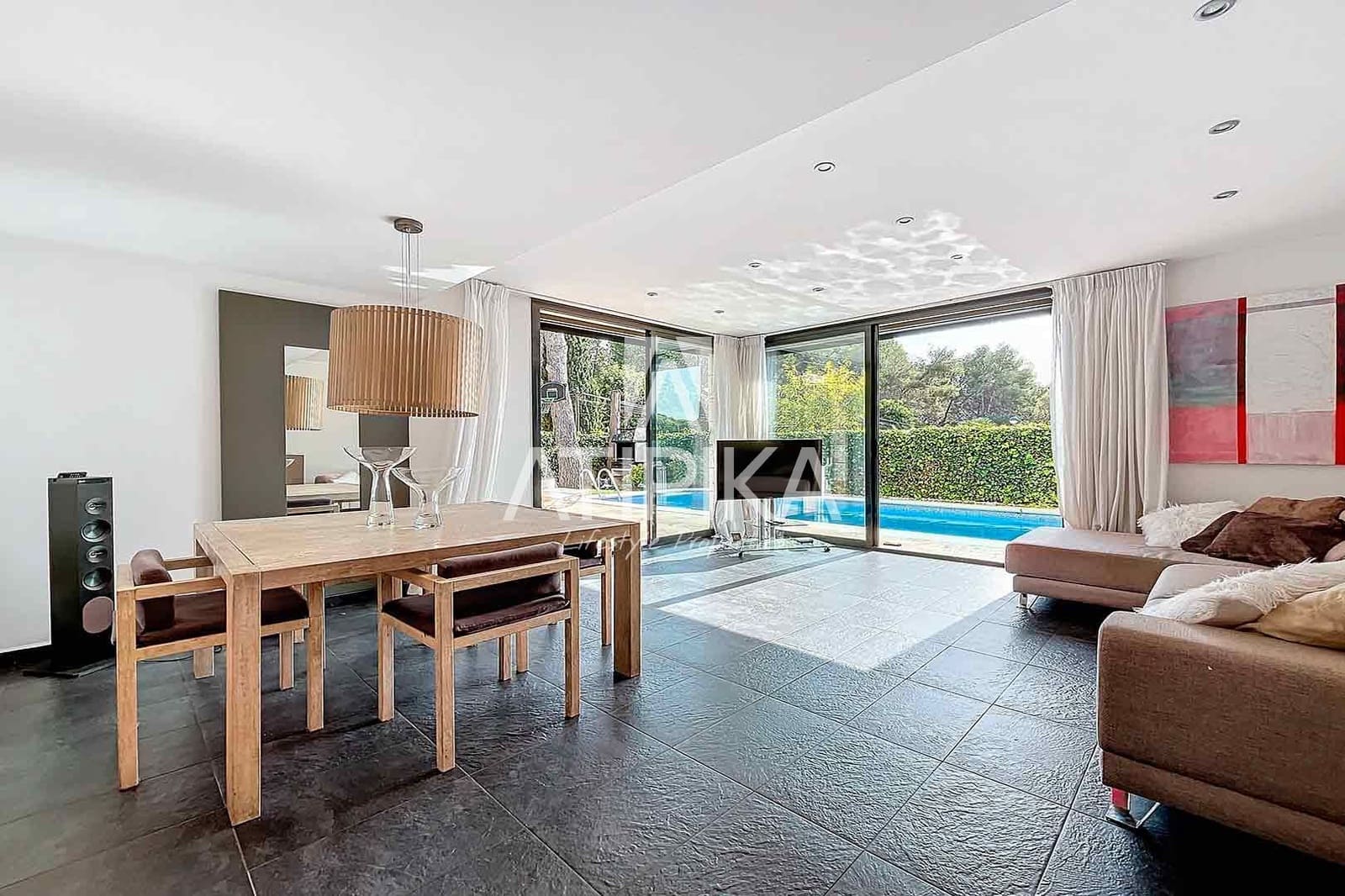 4 sypialnia Willa na sprzedaż w Sitges z basenem garażem - 1 150 000 € (Ref: 10145697)