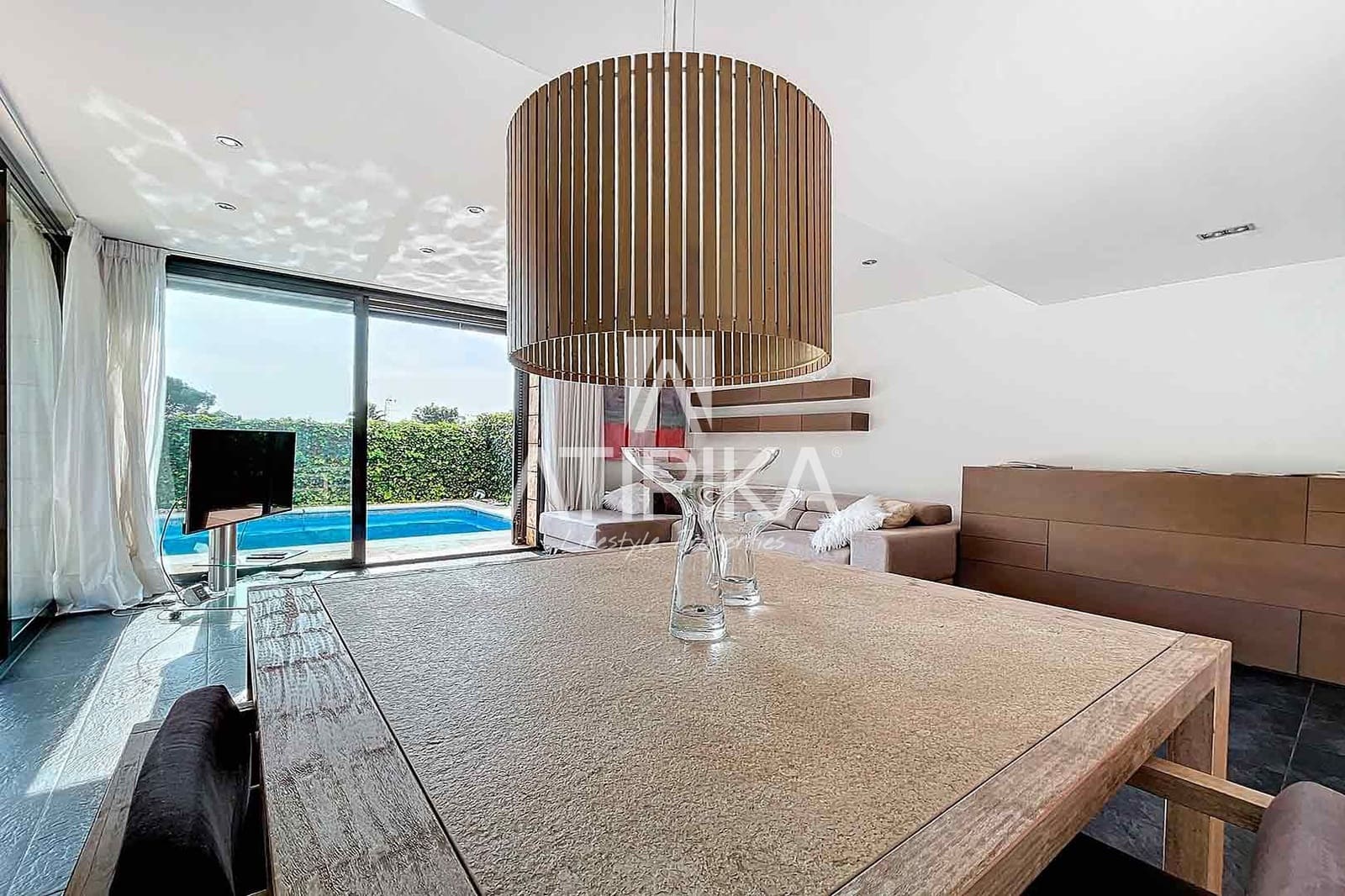 4 sypialnia Willa na sprzedaż w Sitges z basenem garażem - 1 150 000 € (Ref: 10145697)