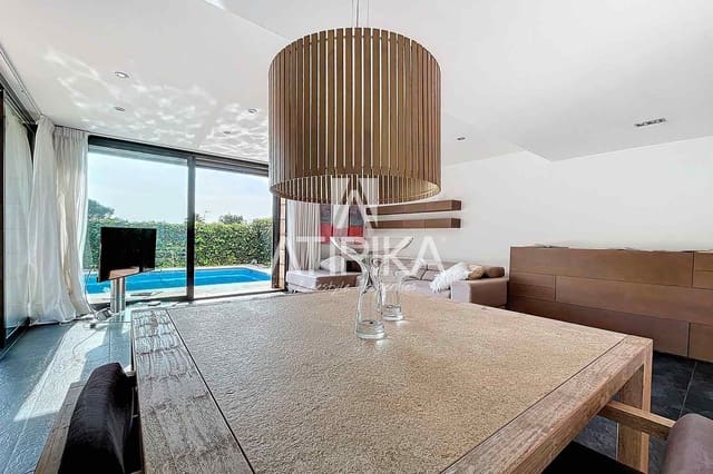Chalet de 4 habitaciones en Sitges en venta con piscina garaje - 1.150.000 € (Ref: 10145697)