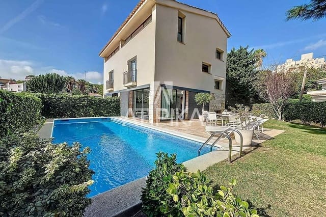 Chalet de 4 habitaciones en Sitges en venta con piscina garaje - 1.150.000 € (Ref: 10145697)
