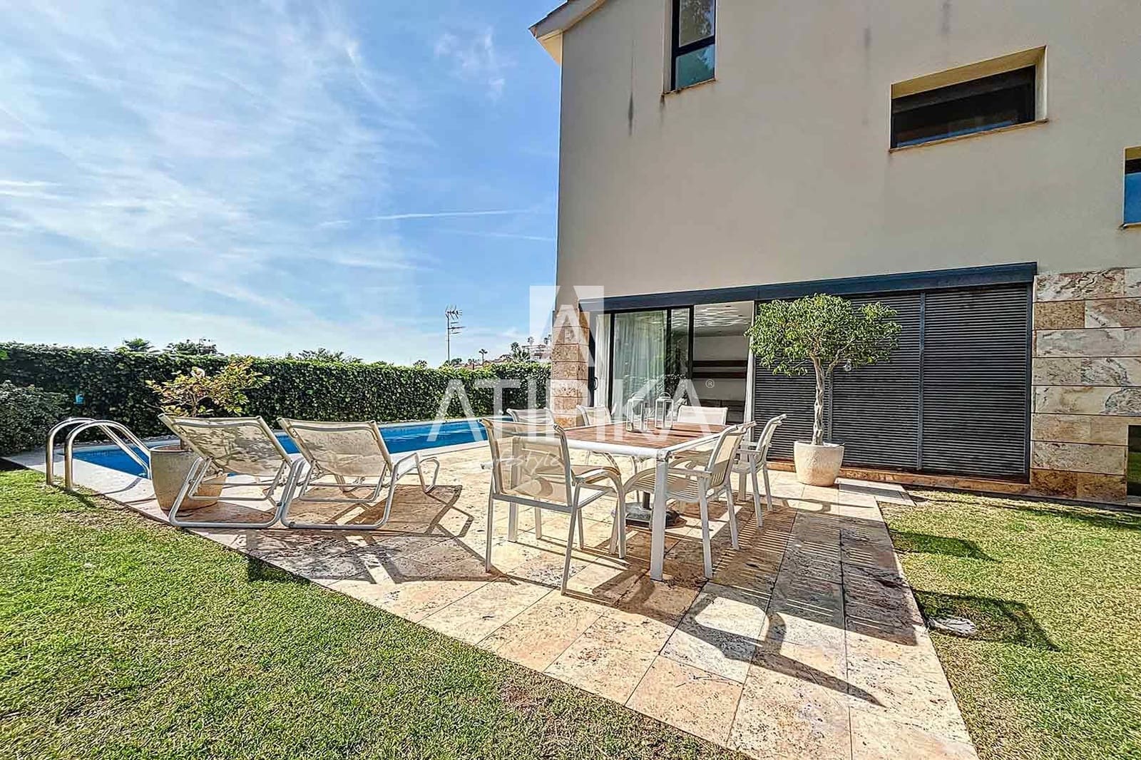 4 sypialnia Willa na sprzedaż w Sitges z basenem garażem - 1 150 000 € (Ref: 10145697)