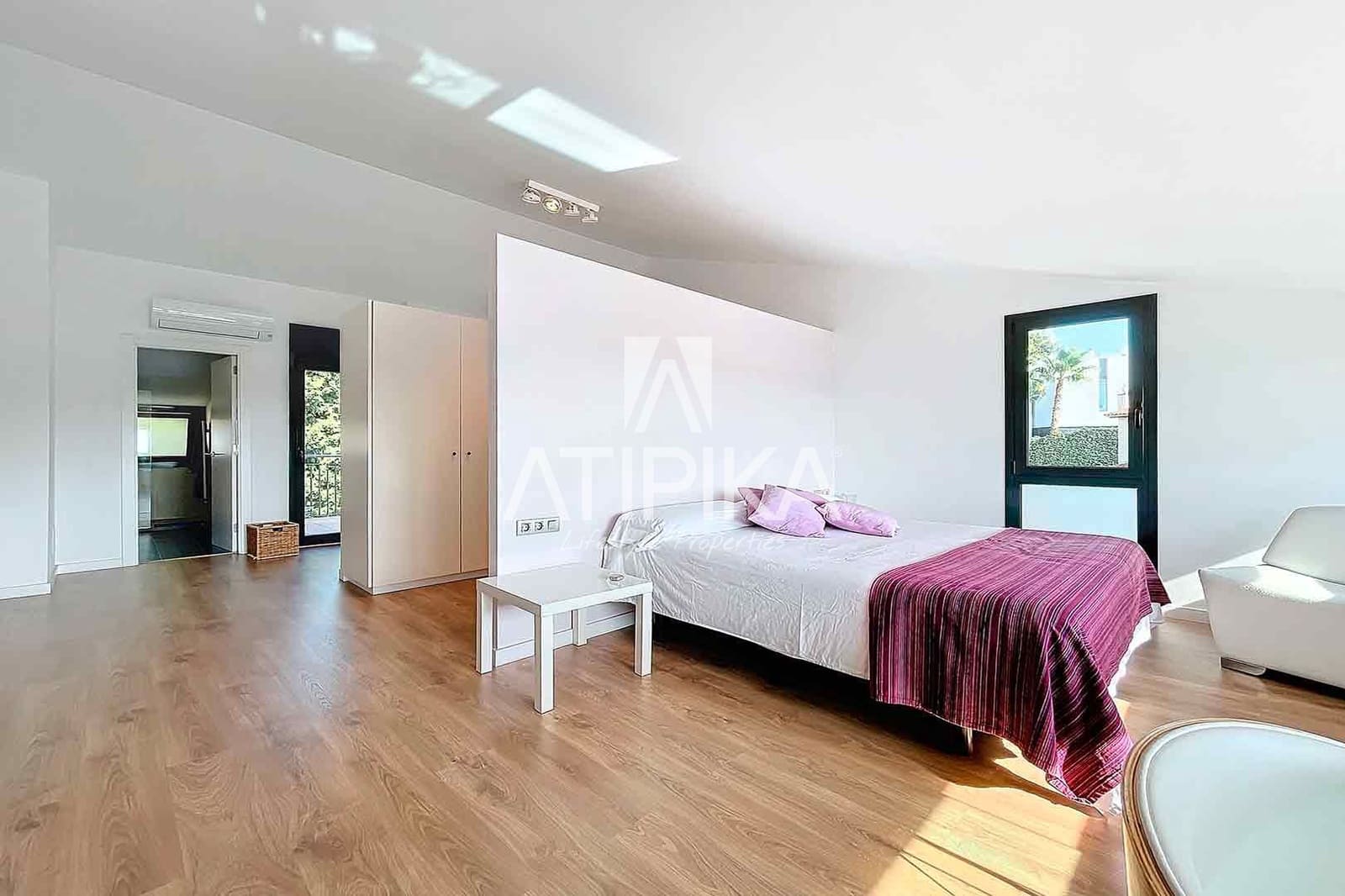 4 sypialnia Willa na sprzedaż w Sitges z basenem garażem - 1 150 000 € (Ref: 10145697)