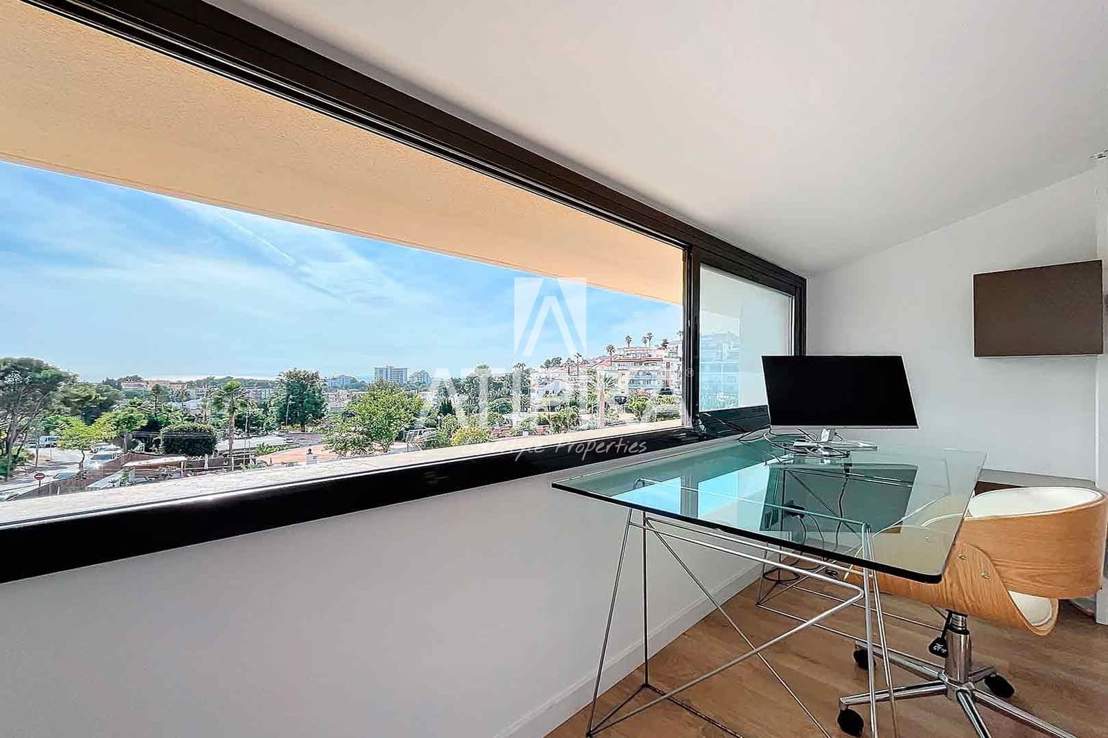 4 sypialnia Willa na sprzedaż w Sitges z basenem garażem - 1 150 000 € (Ref: 10145697)