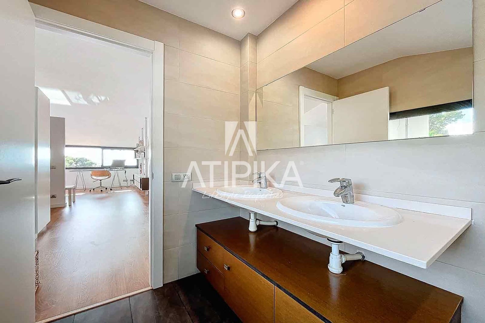 4 sypialnia Willa na sprzedaż w Sitges z basenem garażem - 1 150 000 € (Ref: 10145697)