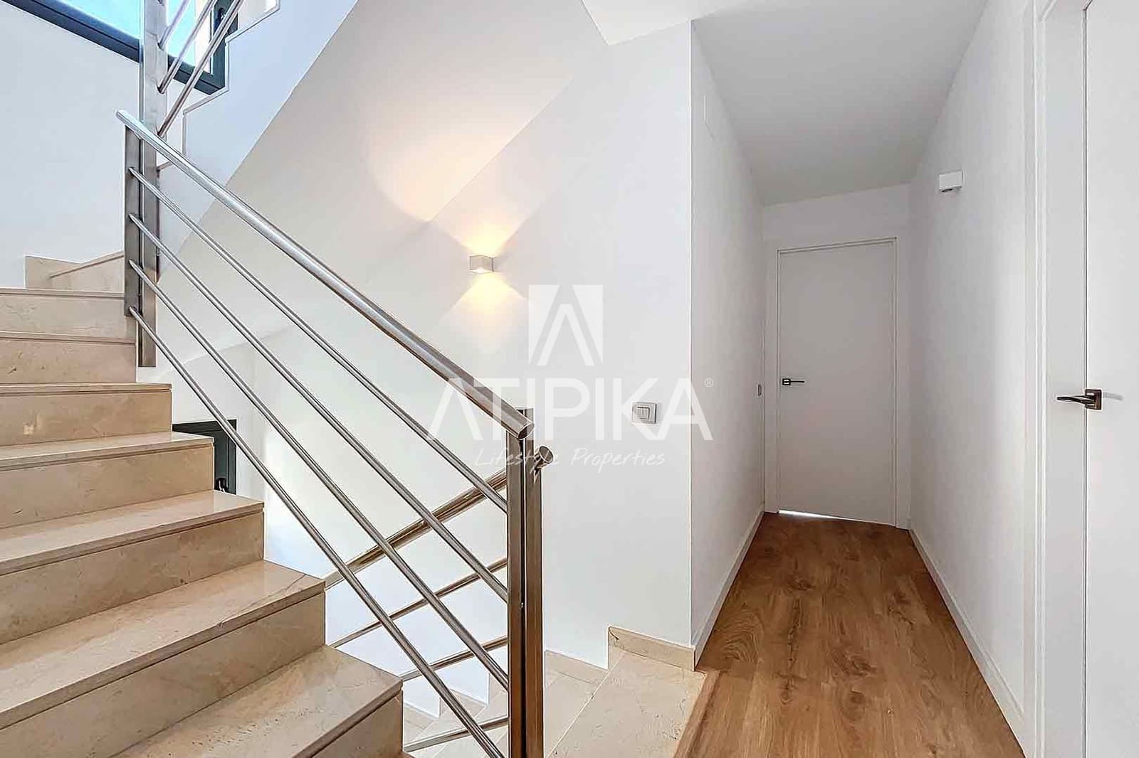 4 sypialnia Willa na sprzedaż w Sitges z basenem garażem - 1 150 000 € (Ref: 10145697)