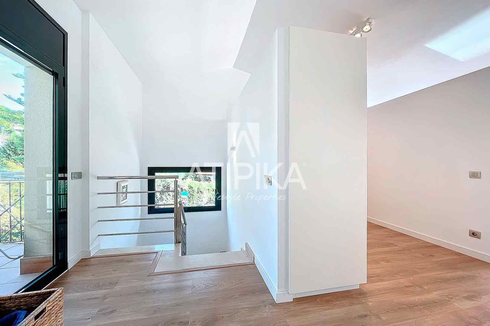 4 sypialnia Willa na sprzedaż w Sitges z basenem garażem - 1 150 000 € (Ref: 10145697)