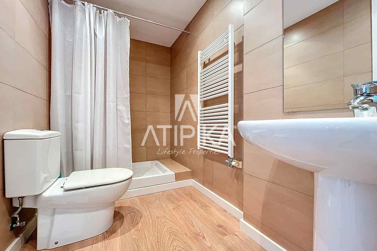 4 sypialnia Willa na sprzedaż w Sitges z basenem garażem - 1 150 000 € (Ref: 10145697)