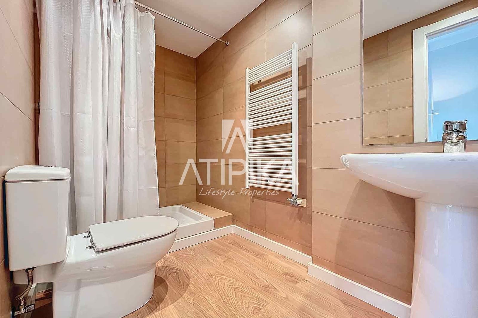 4 sypialnia Willa na sprzedaż w Sitges z basenem garażem - 1 150 000 € (Ref: 10145697)