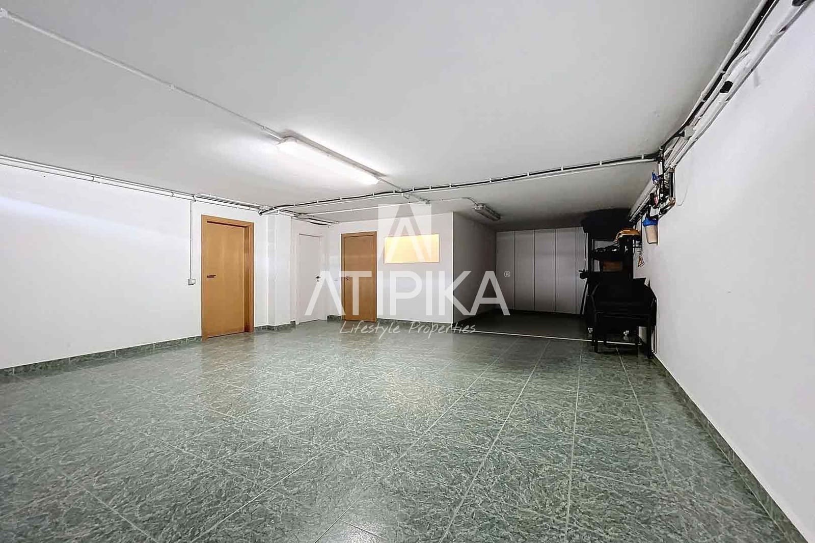 4 sypialnia Willa na sprzedaż w Sitges z basenem garażem - 1 150 000 € (Ref: 10145697)