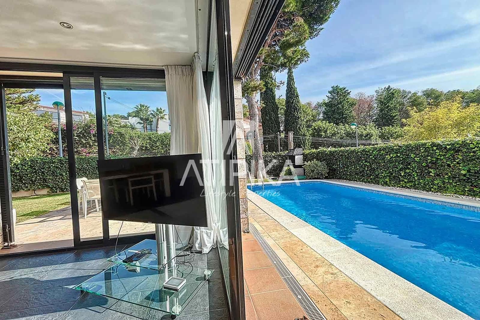 4 sypialnia Willa na sprzedaż w Sitges z basenem garażem - 1 150 000 € (Ref: 10145697)