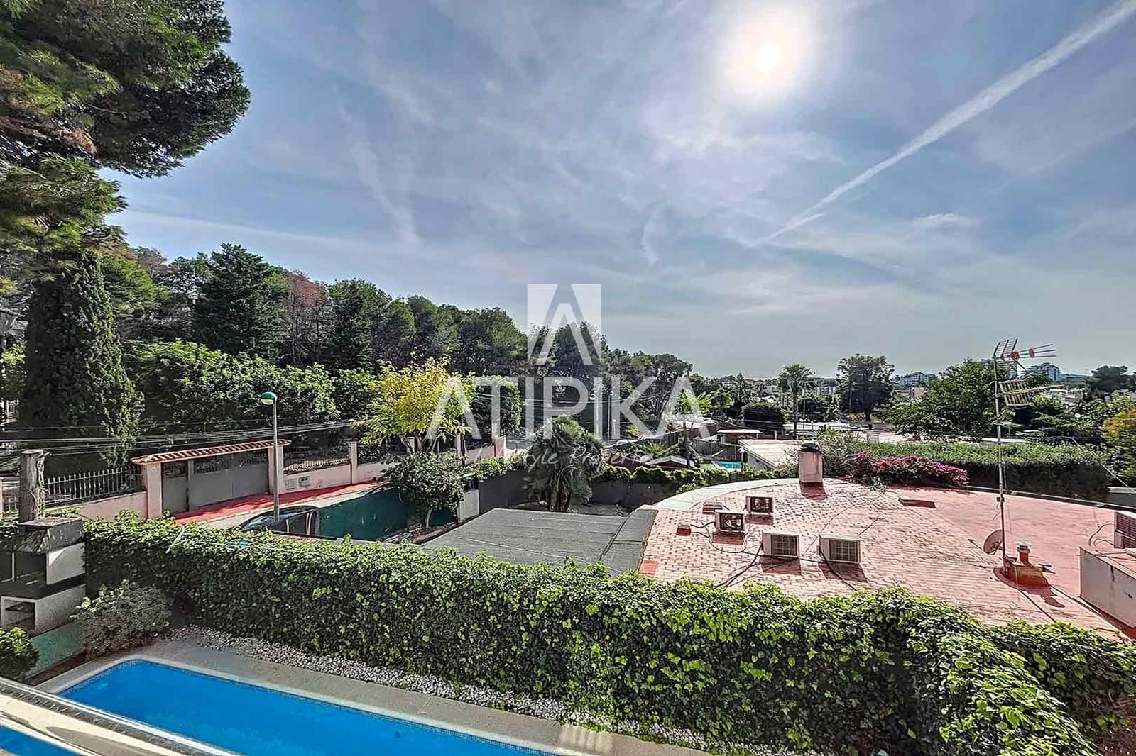 4 sypialnia Willa na sprzedaż w Sitges z basenem garażem - 1 150 000 € (Ref: 10145697)
