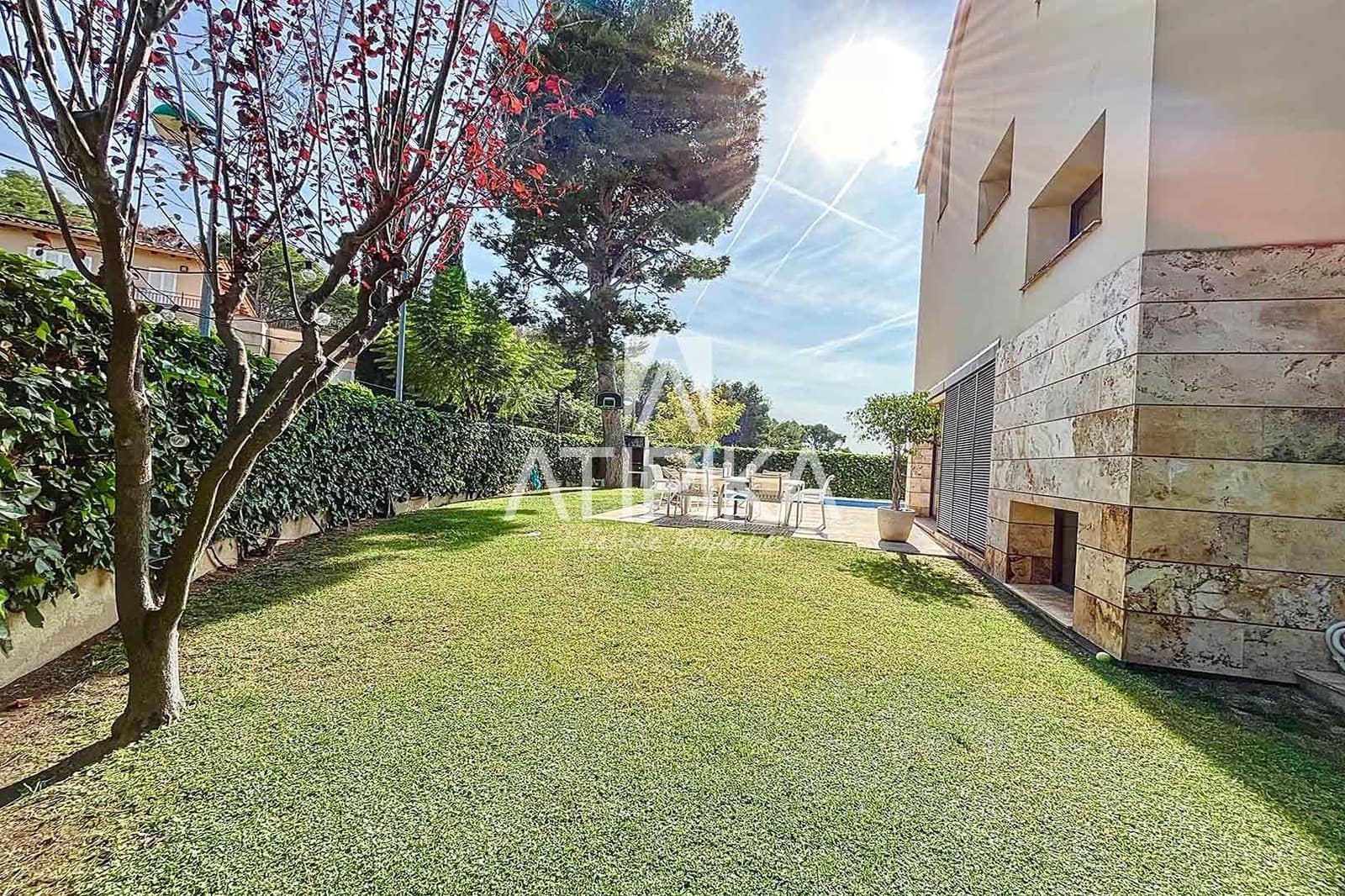 4 sypialnia Willa na sprzedaż w Sitges z basenem garażem - 1 150 000 € (Ref: 10145697)
