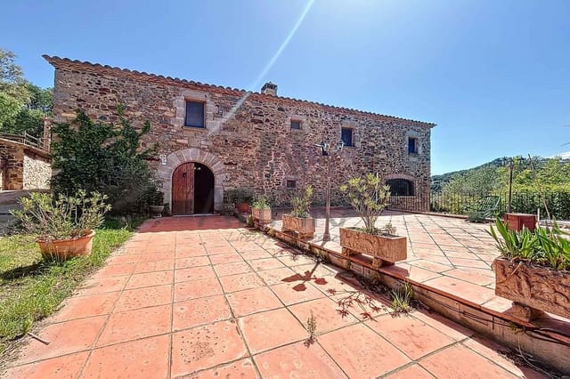 8 chambre Finca/Maison de Campagne à vendre à Santa Cristina d'Aro avec piscine - 1 764 000 € (Ref: 10145698)