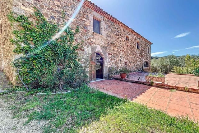 8 chambre Finca/Maison de Campagne à vendre à Santa Cristina d'Aro avec piscine - 1 764 000 € (Ref: 10145698)