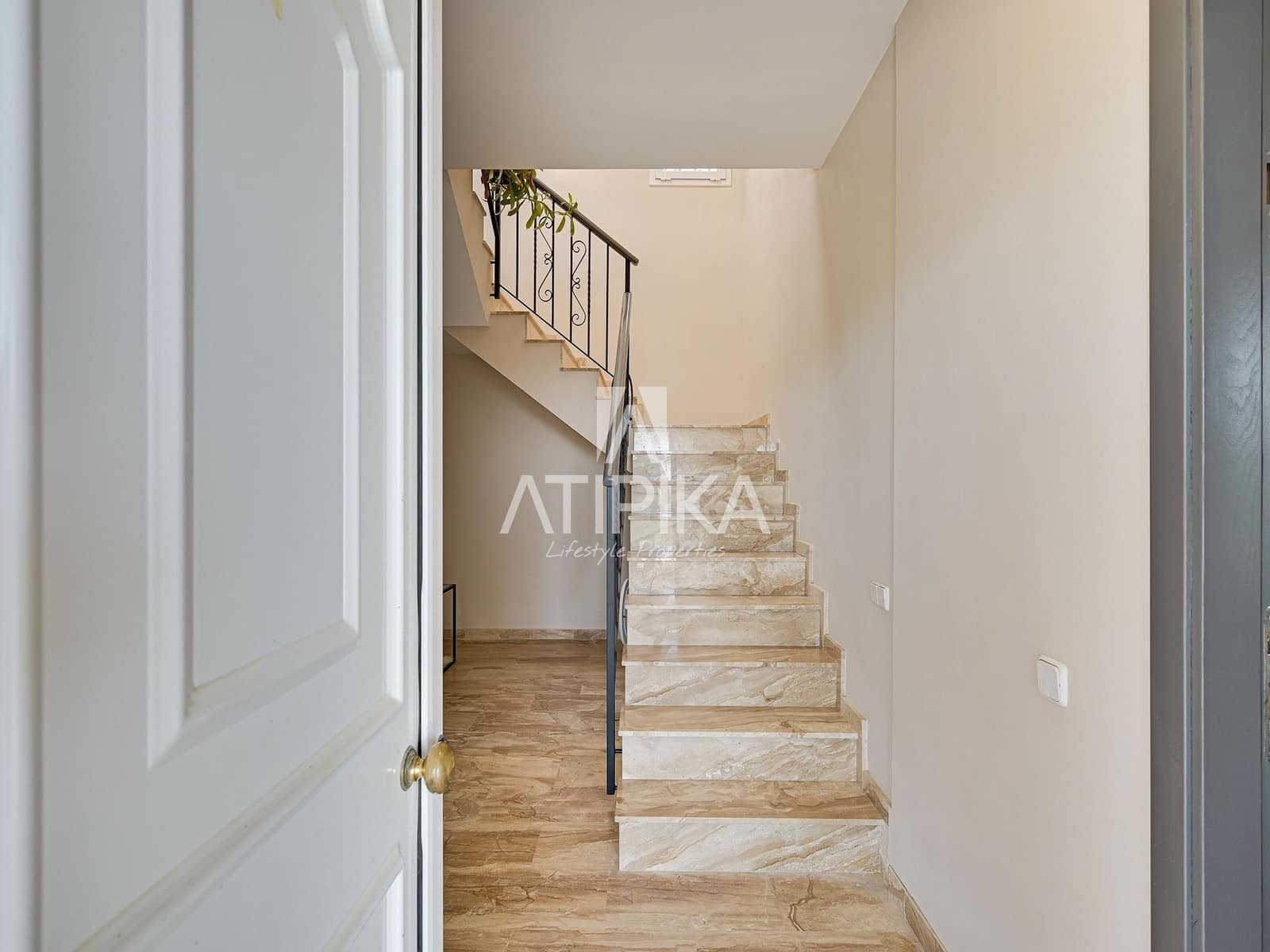 5 slaapkamer Villa te koop in Santa Cristina d'Aro met garage - € 695.000 (Ref: 10145699)