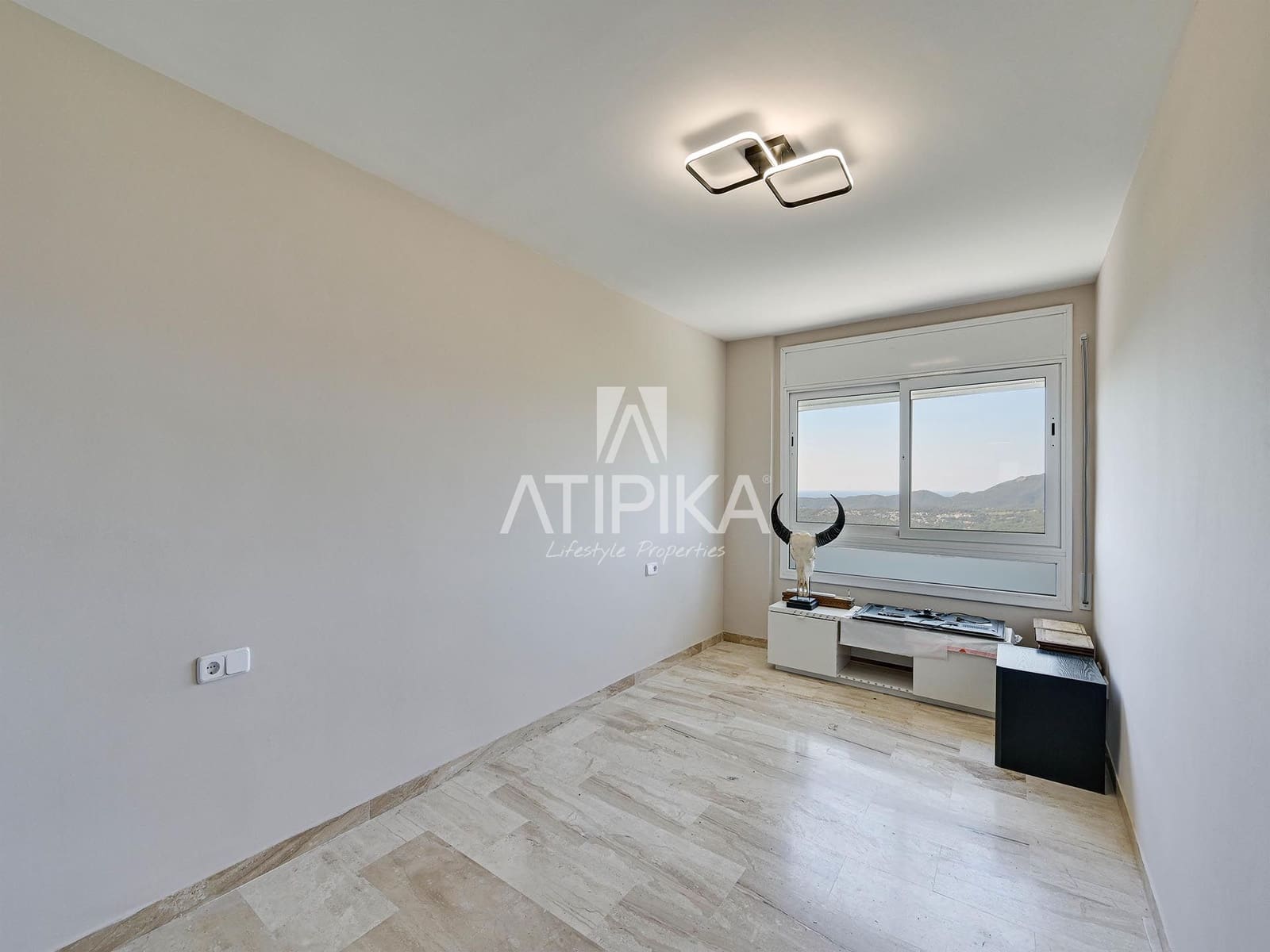 5 slaapkamer Villa te koop in Santa Cristina d'Aro met garage - € 695.000 (Ref: 10145699)